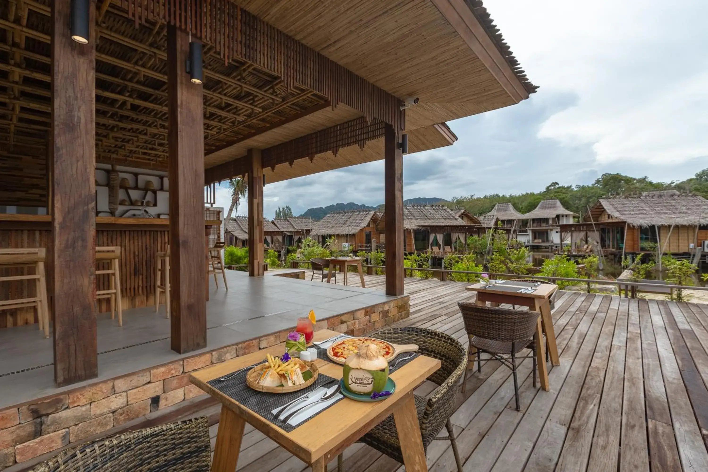 Restaurant/places to eat in Venice Krabi Villa Resort Restaurant/places to eat in Venice Krabi Villa Resort