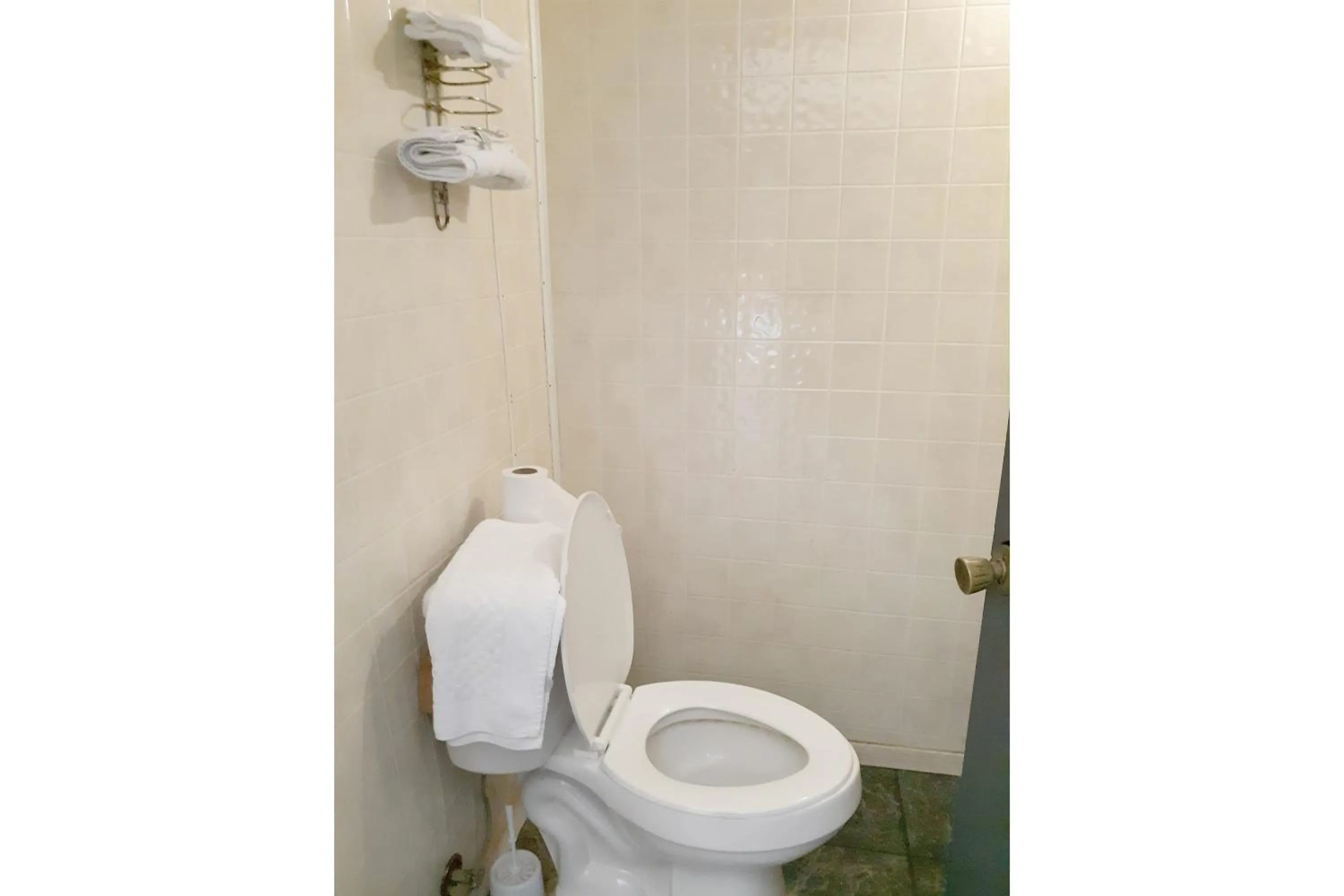 Bathroom in OYO Hotel Durant MS Bowling Green Rd