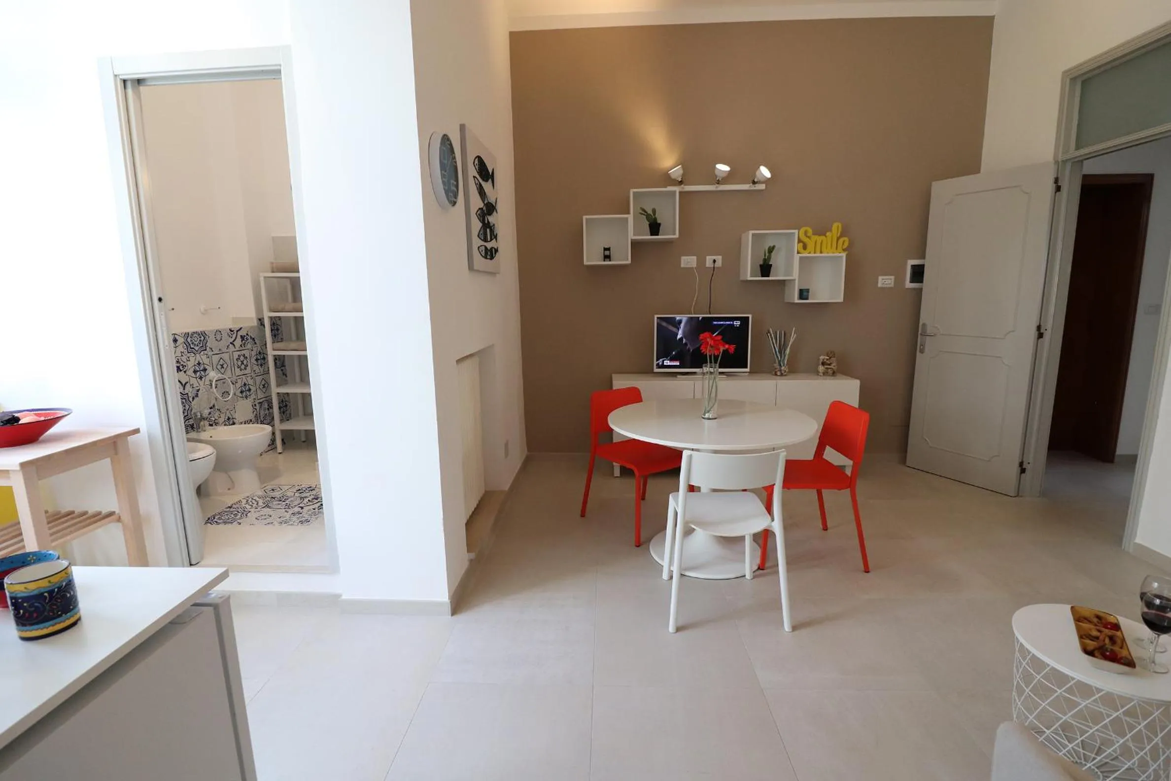 Communal lounge/ TV room, Kitchen/Kitchenette in Casa Vacanze aura a Otranto 4 posti