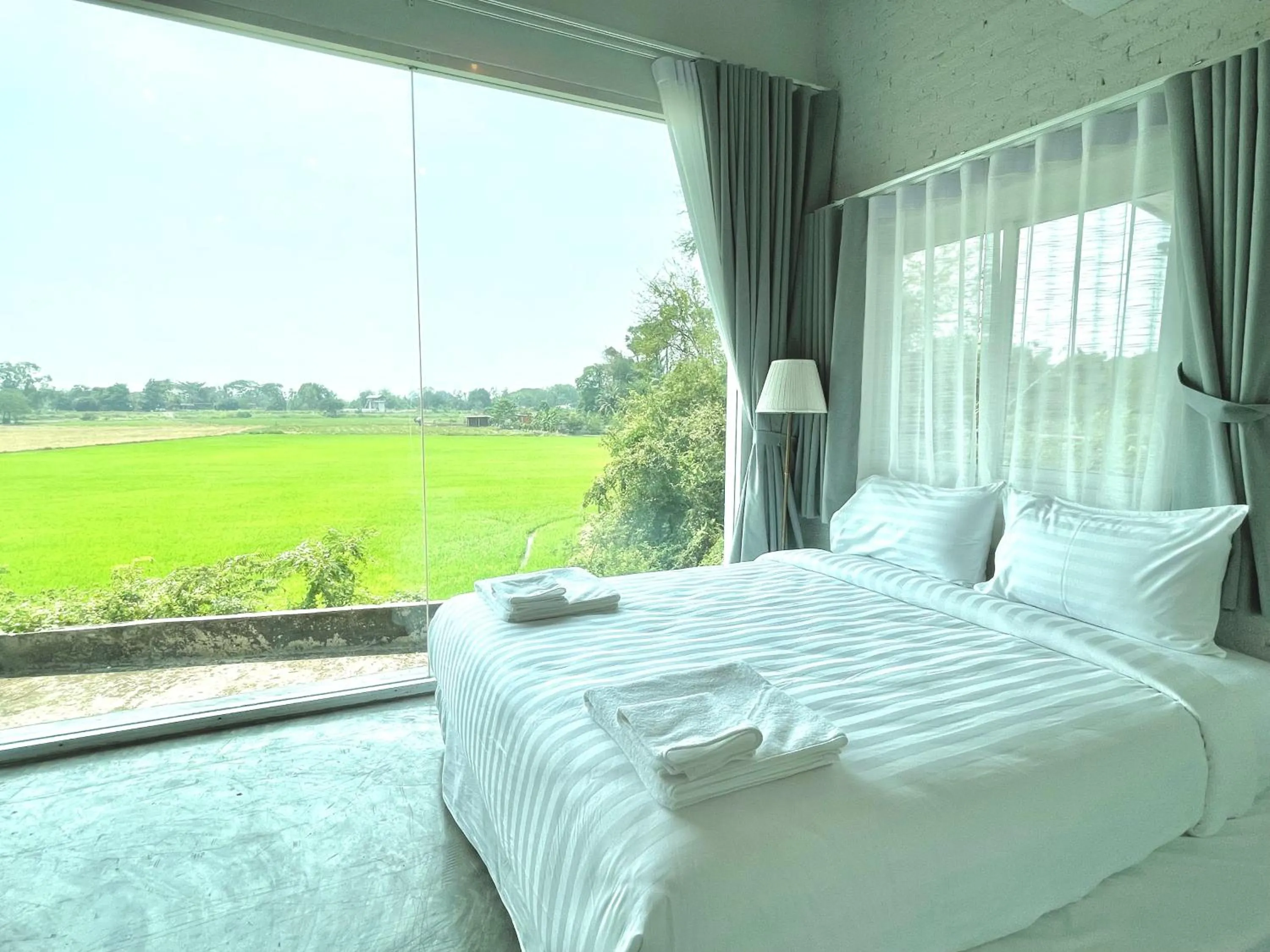 Bed in Chaisaeng in the park