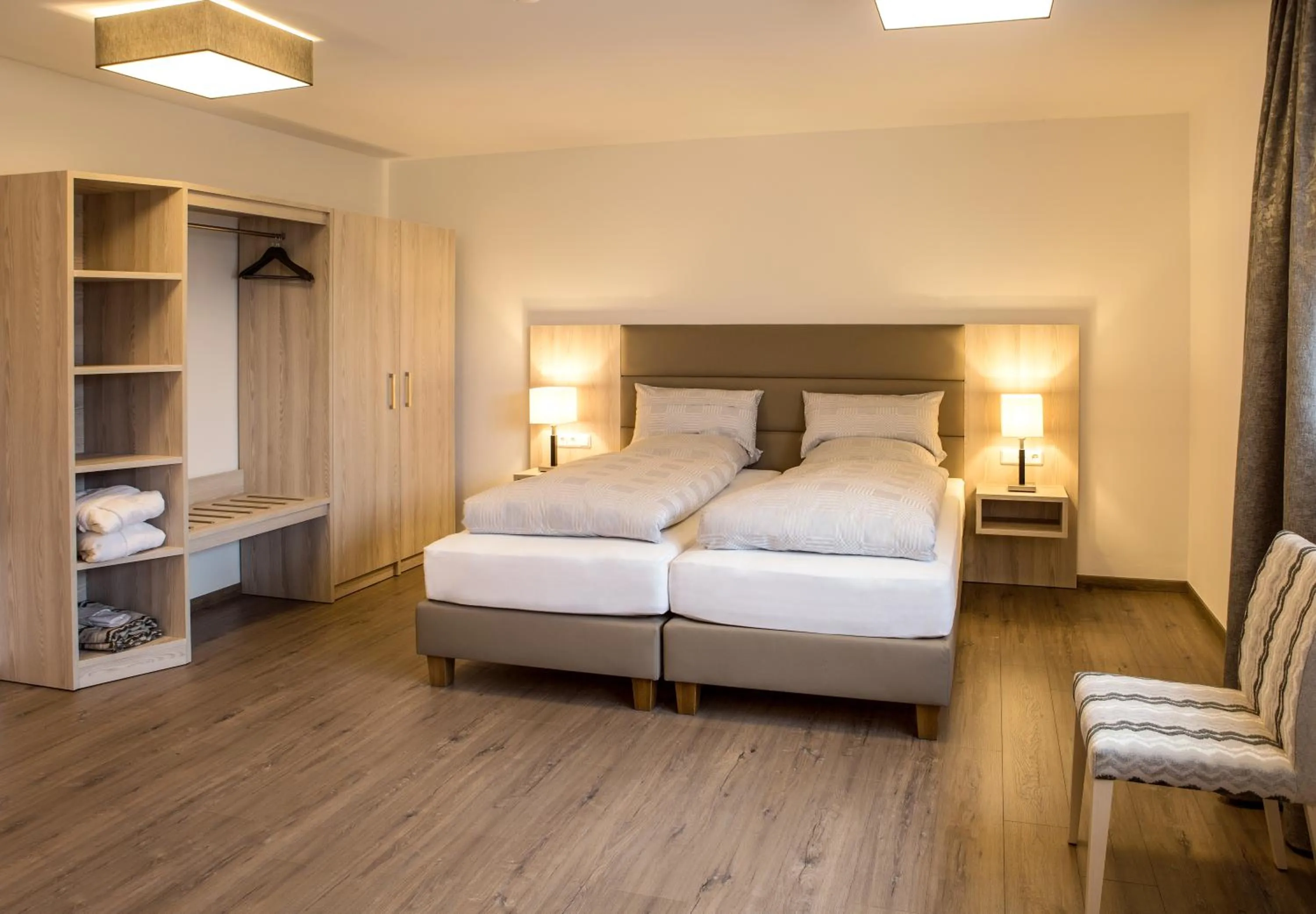 Bedroom, Bed in Rüters Parkhotel