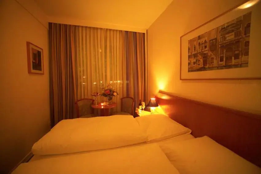 Bed in Hotel Mercedes/Centrum
