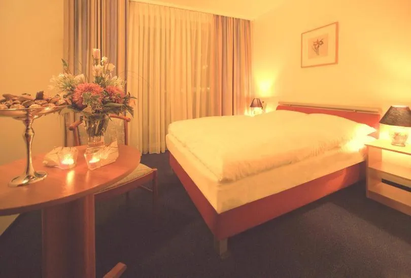 Bed in Hotel Mercedes/Centrum