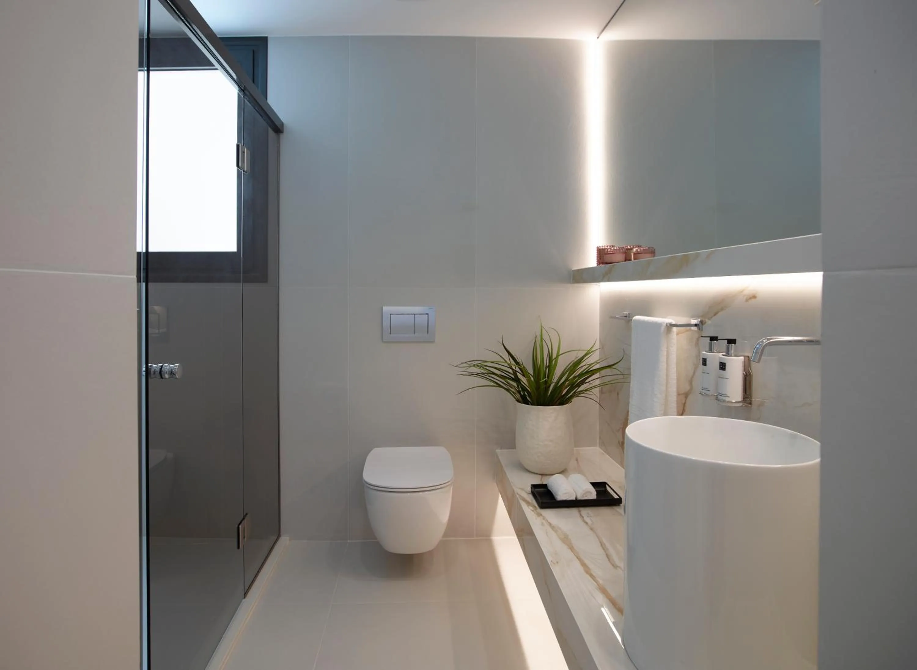 Bathroom in The Marblous Athens