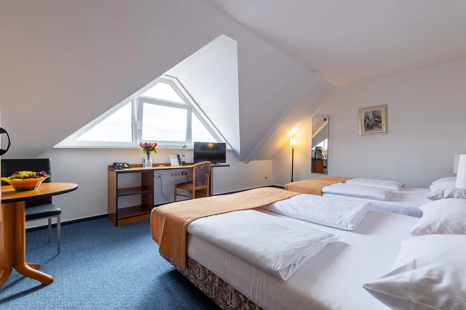 Photo of the whole room, Bed in Trip Inn Kongresshotel Frankfurt-Rodgau
