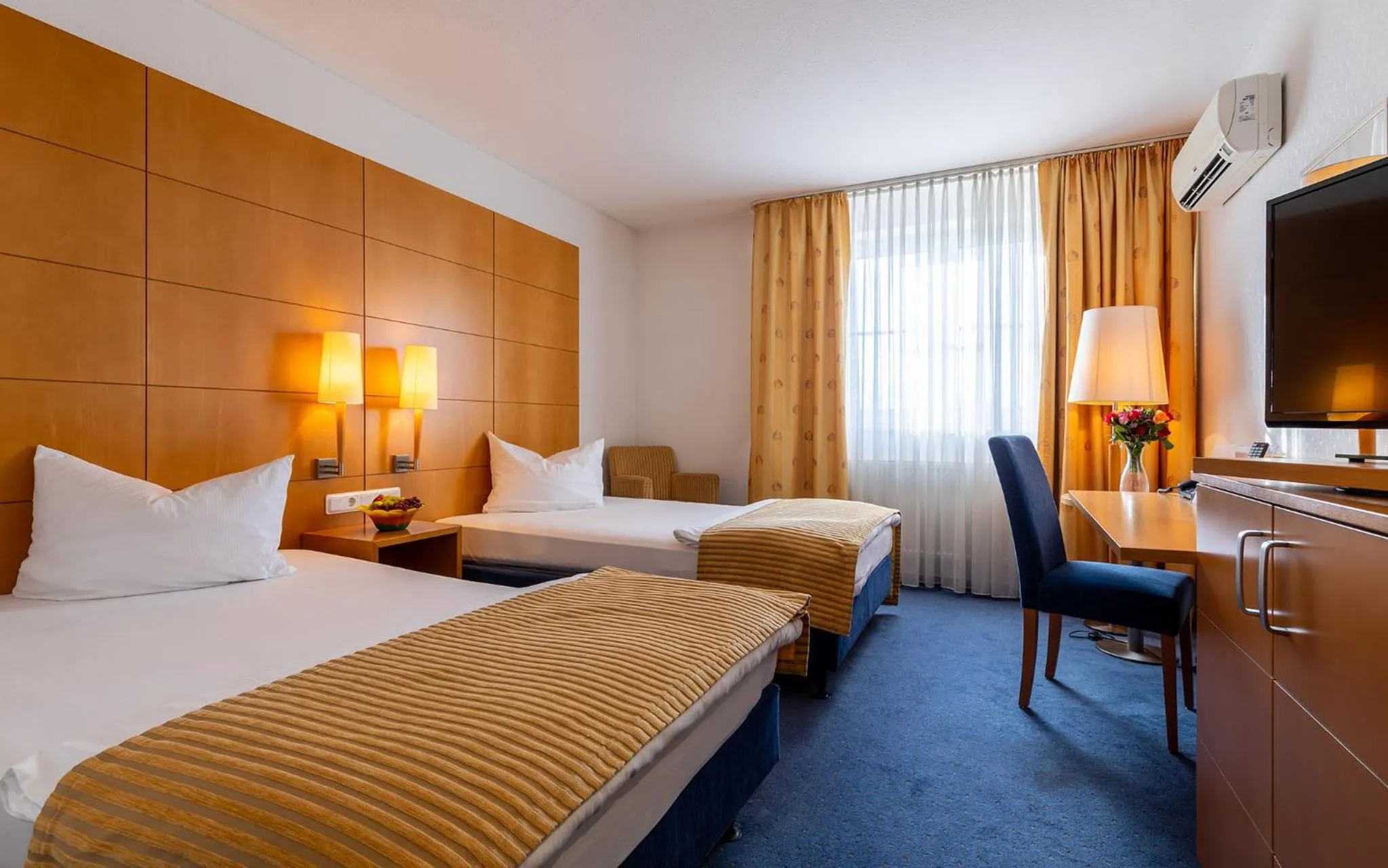 Staff, Bed in Trip Inn Kongresshotel Frankfurt-Rodgau