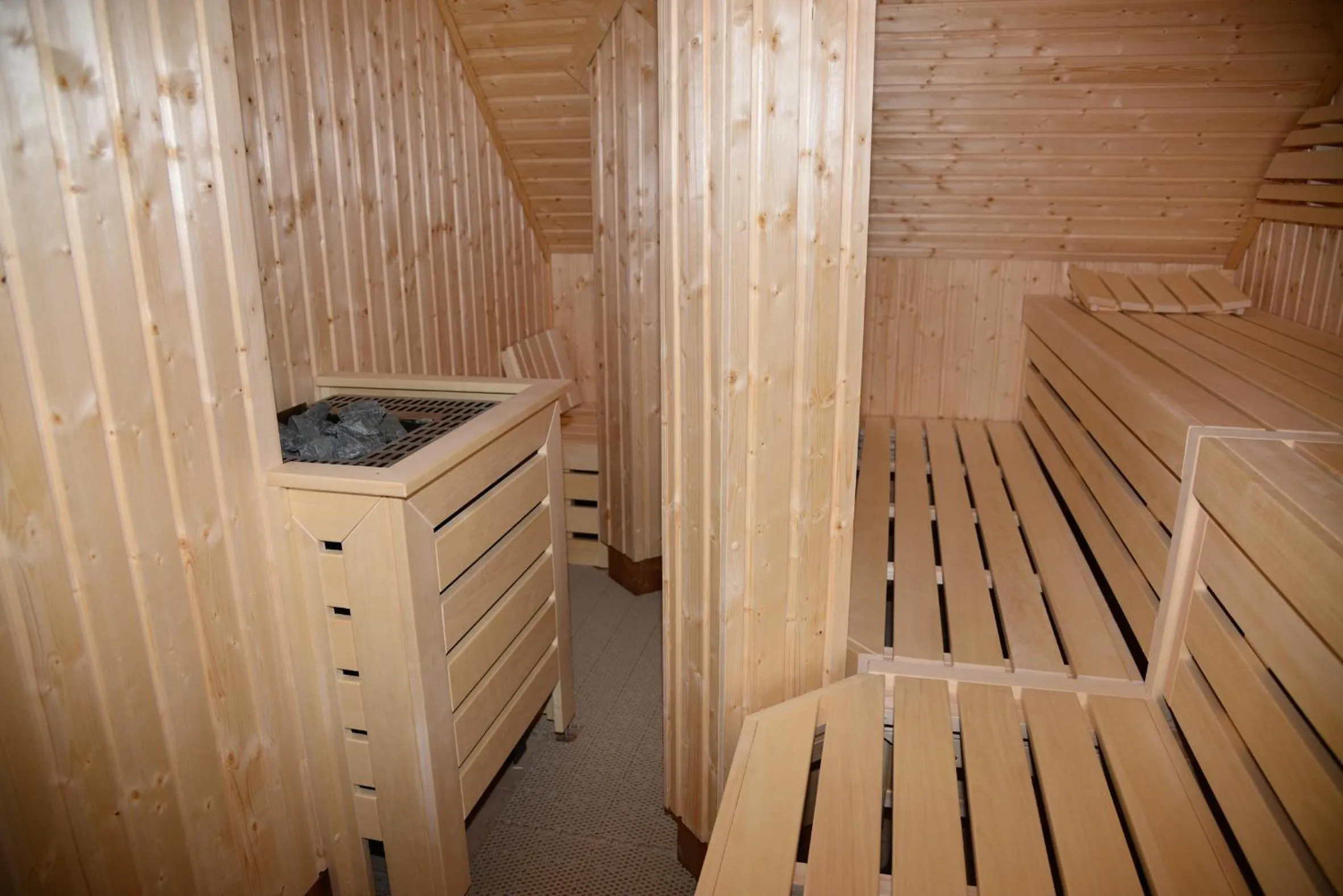 Spa and wellness centre/facilities in Trip Inn Kongresshotel Frankfurt-Rodgau