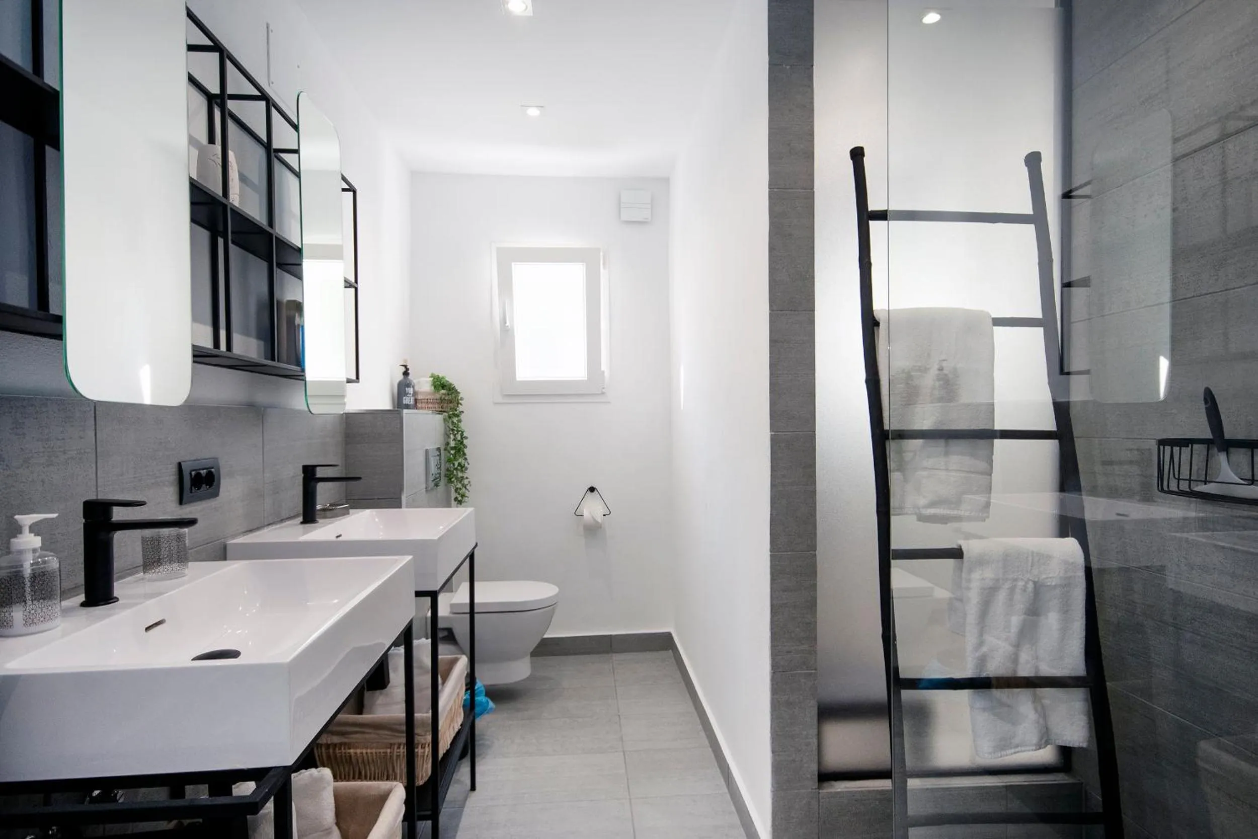 Sara 8 - free WIFI, chill-out, private pool, private tennis court - by Holiday Rentals Villamar