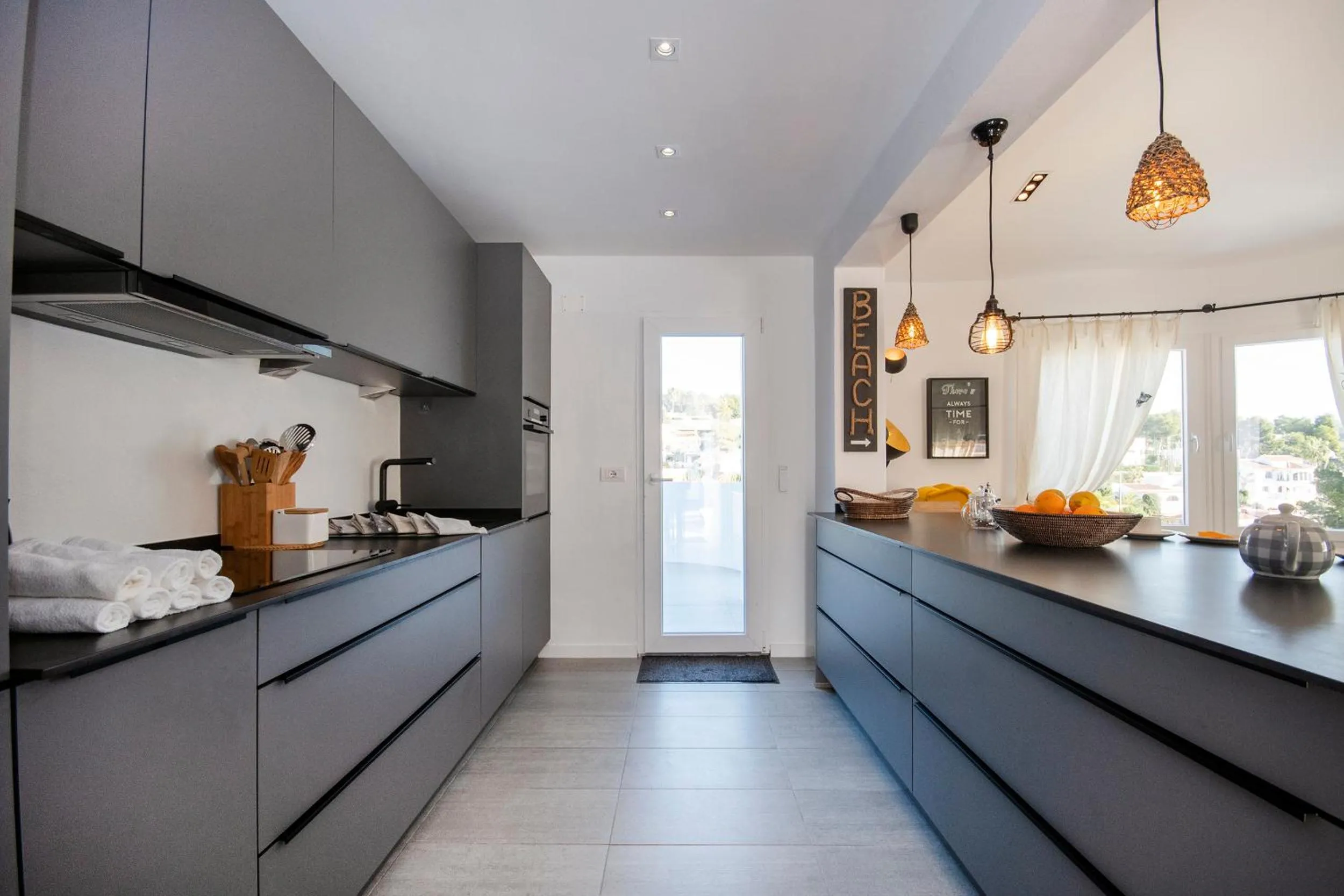 Kitchen or kitchenette in Sara 8 - free WIFI, chill-out, private pool, private tennis court - by Holiday Rentals Villamar