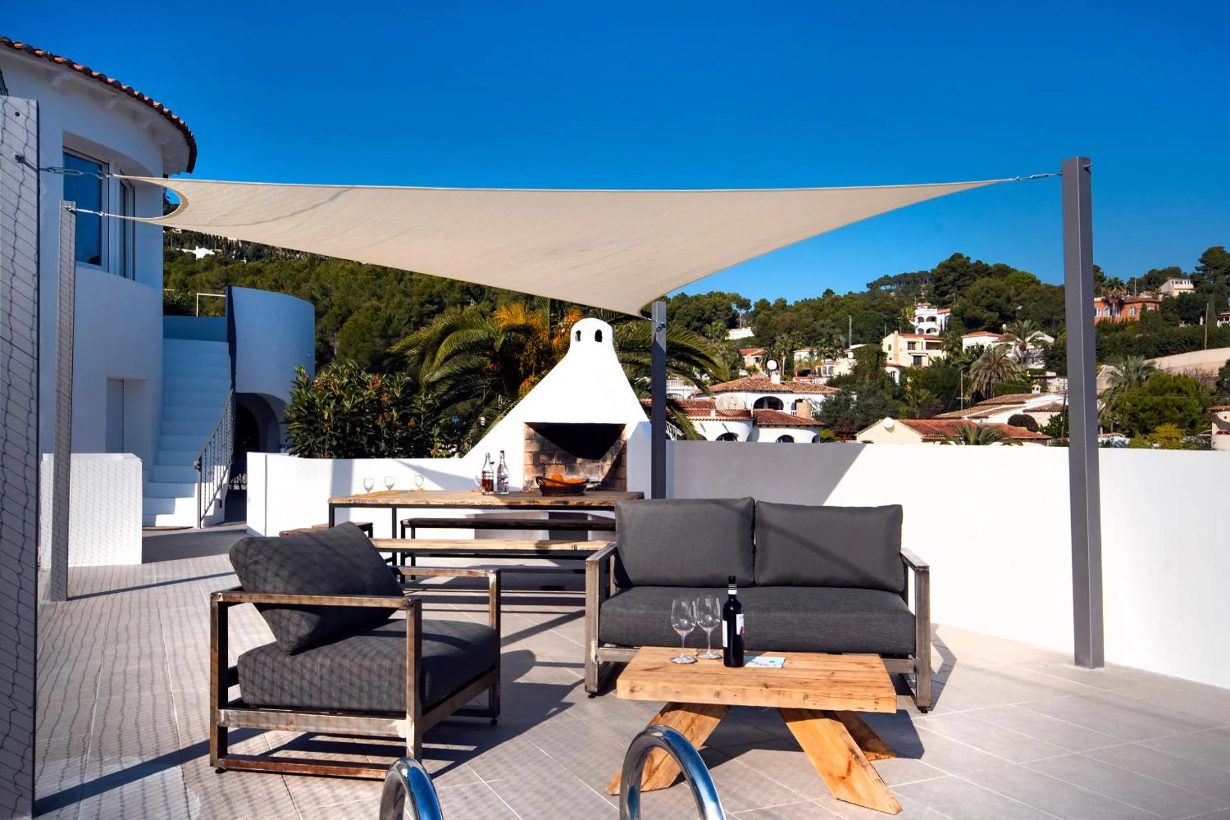 BBQ facilities in Sara 8 - free WIFI, chill-out, private pool, private tennis court - by Holiday Rentals Villamar