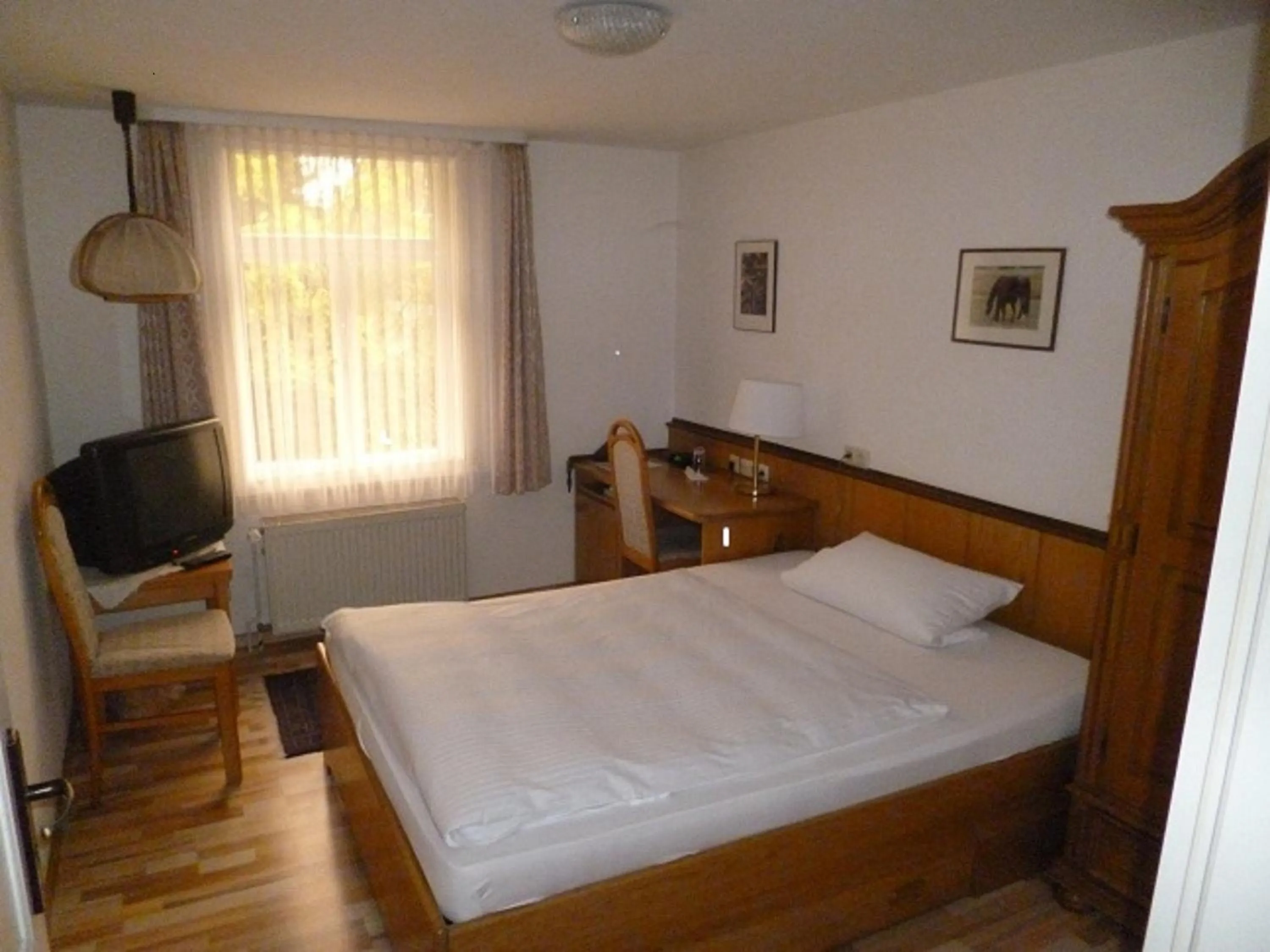 Photo of the whole room, Bed in Leisewitz' Garten