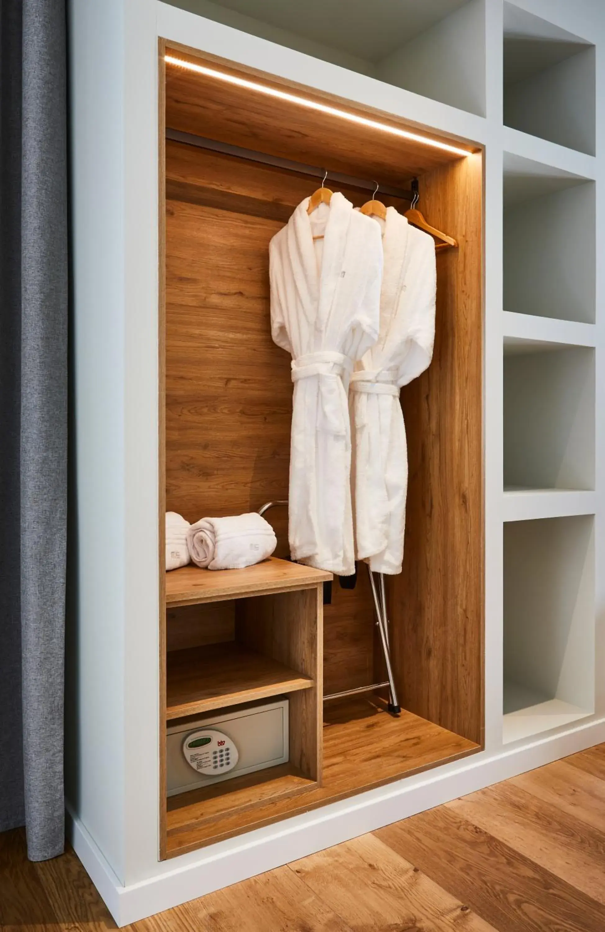 Junior Suite with Garden View in Hotel Boutique Molino de Enmedio Junior Suite with Garden View in Hotel Boutique Molino de Enmedio