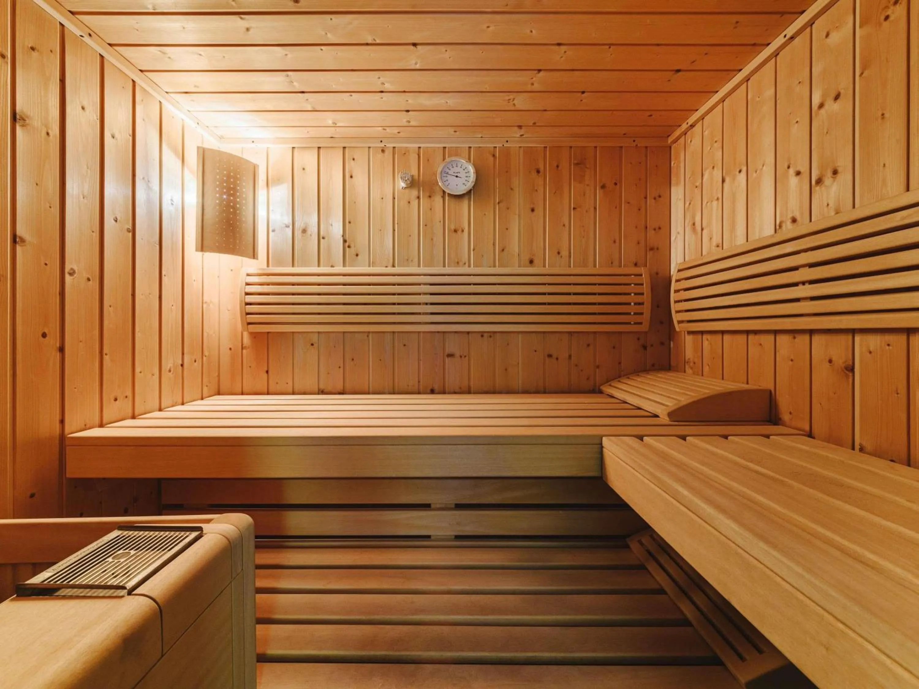 Bedroom in Pullman Berlin Schweizerhof