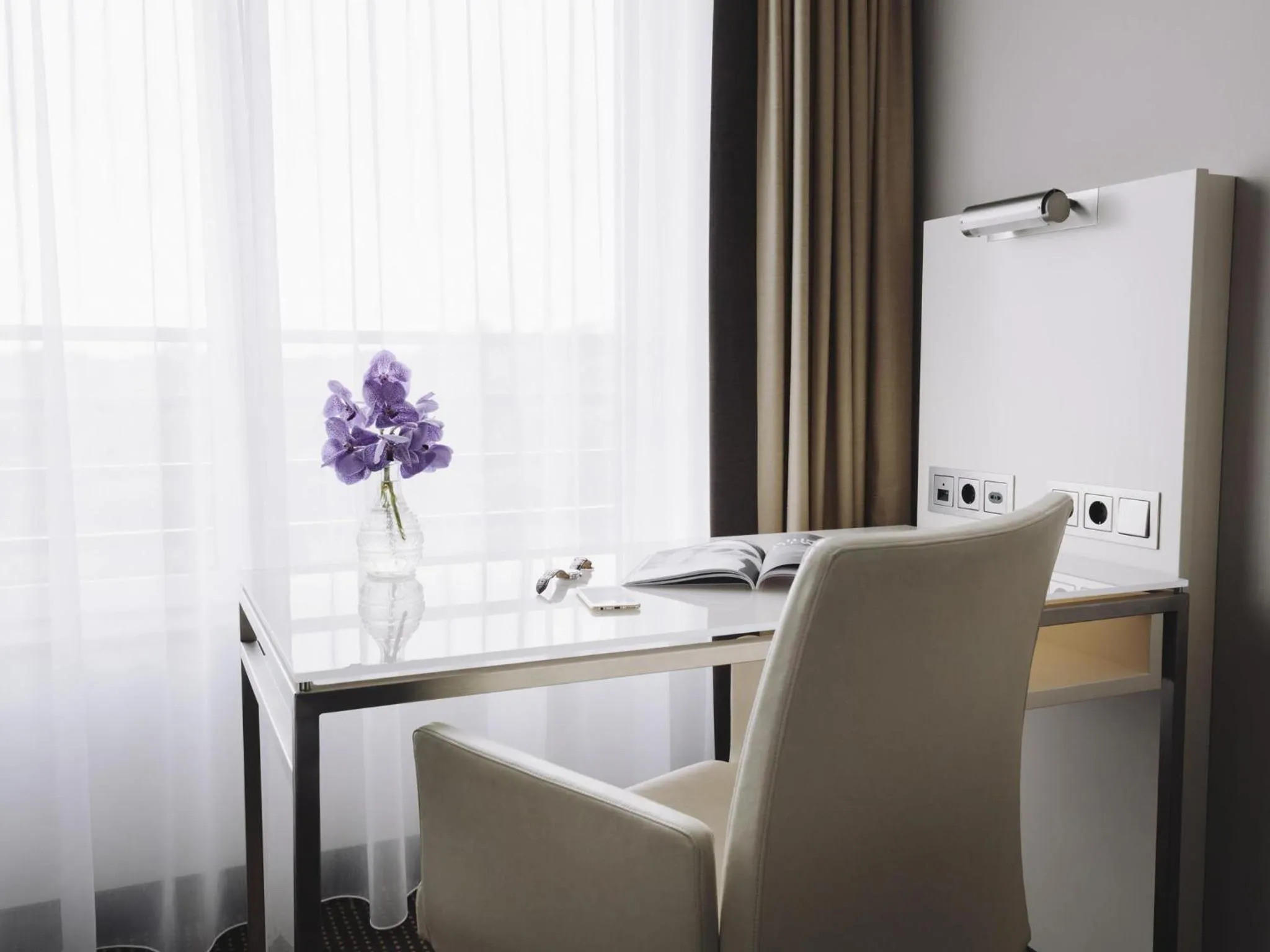 Bedroom in Pullman Berlin Schweizerhof