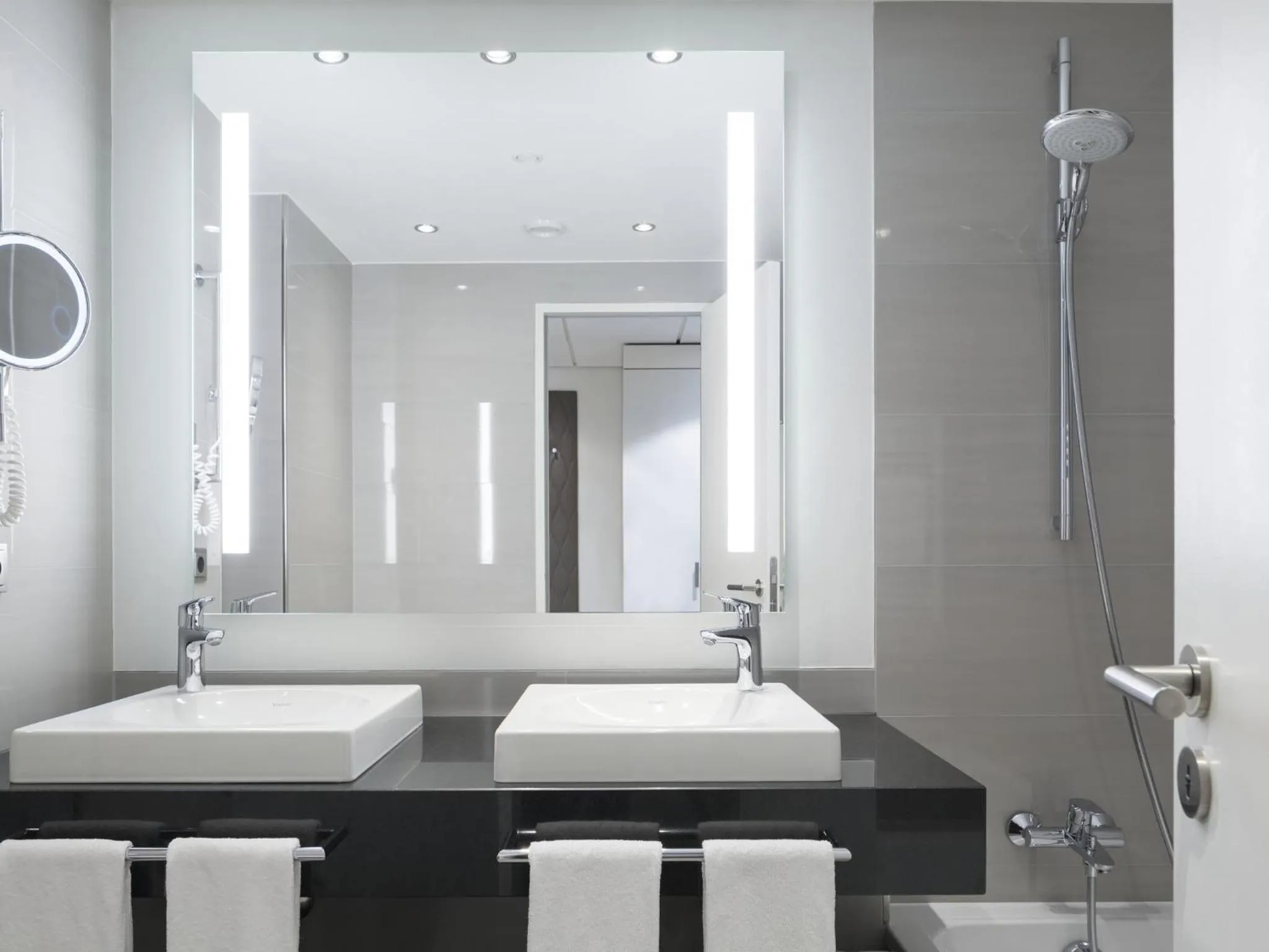 Bedroom in Pullman Berlin Schweizerhof