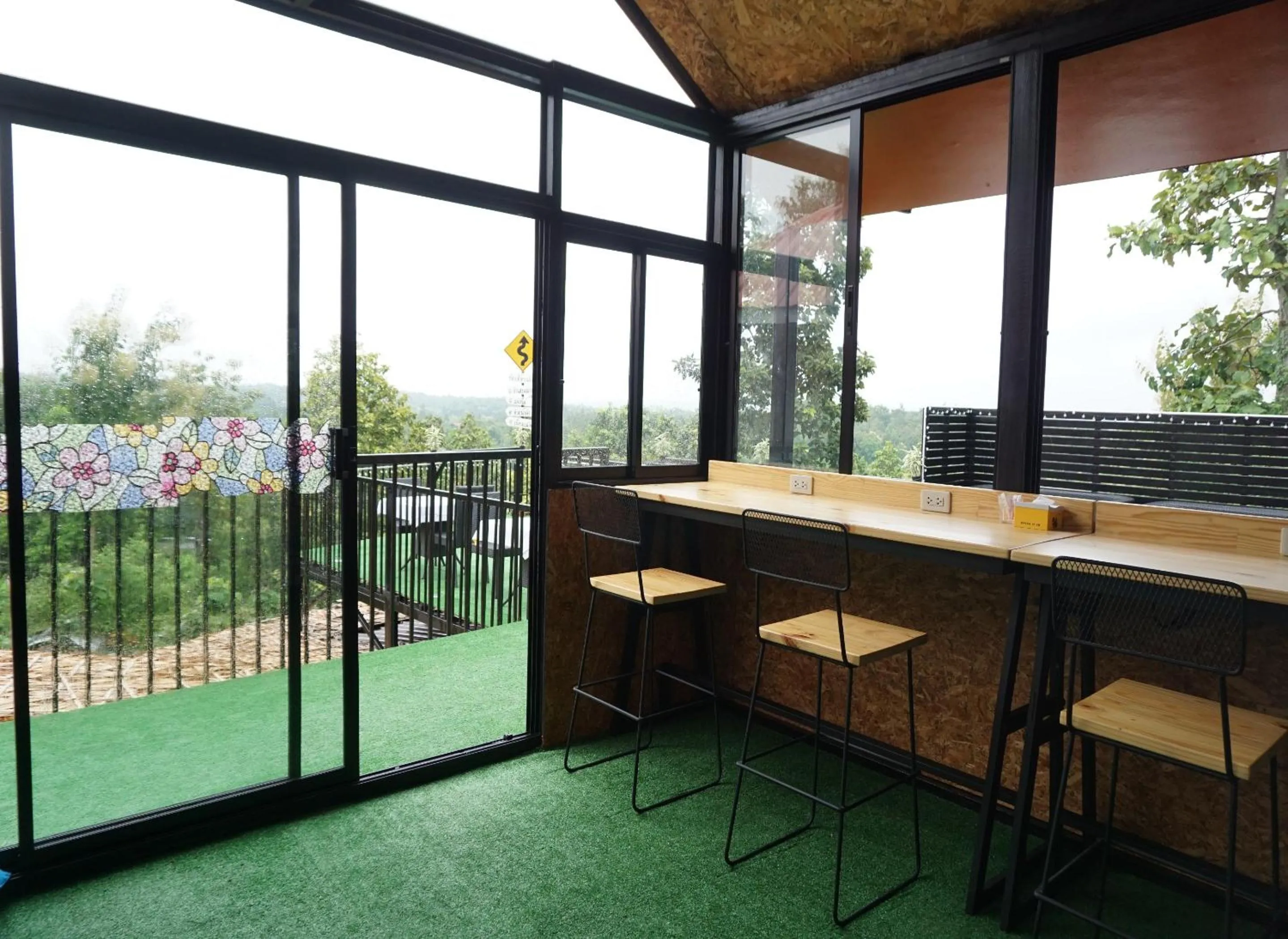 Restaurant/places to eat in Baansuan Chomchun