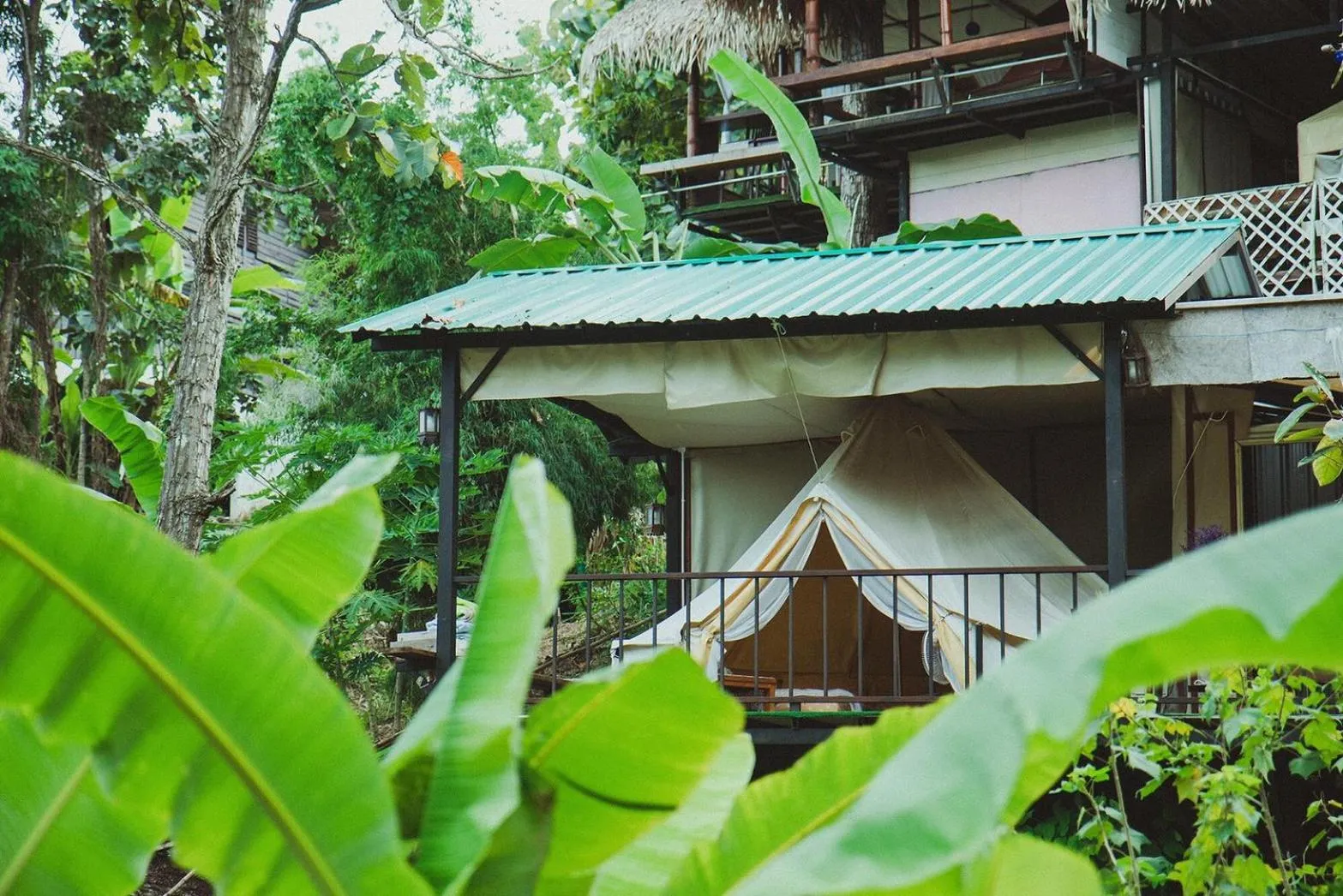 Property building in Baansuan Chomchun