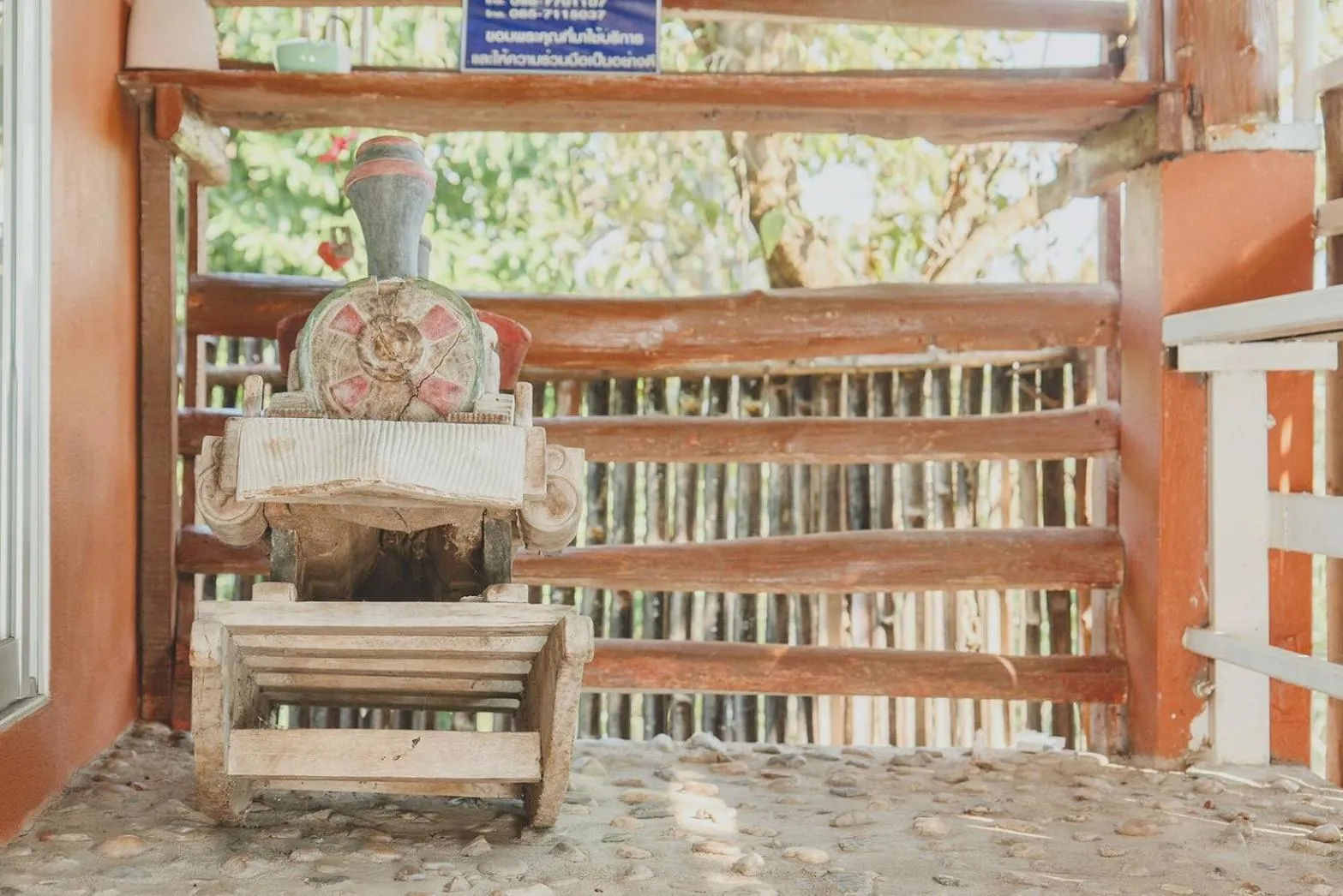 Decorative detail in Baansuan Chomchun