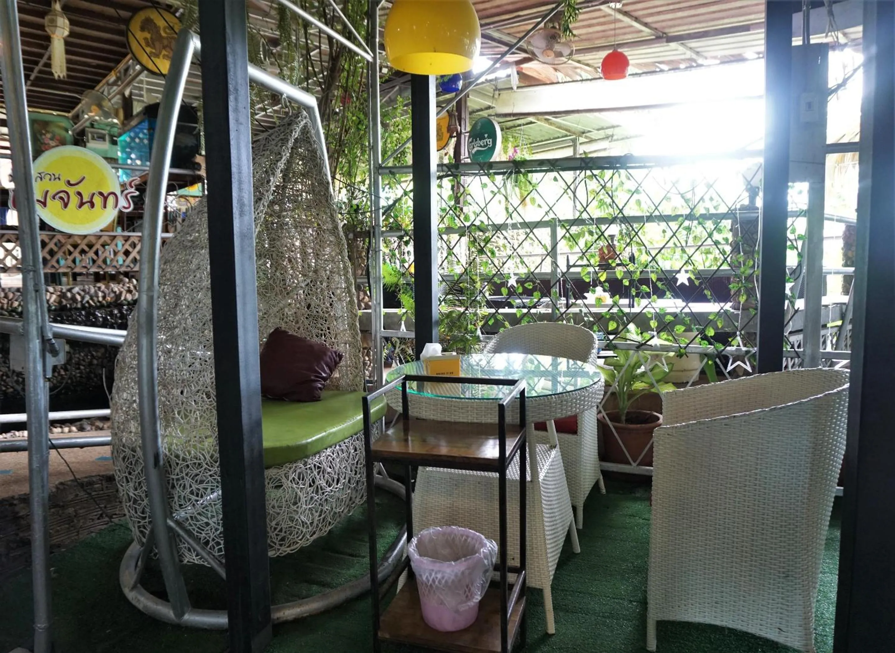 Restaurant/places to eat in Baansuan Chomchun