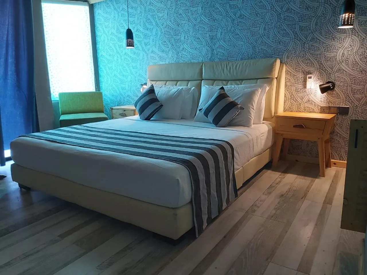 Deluxe Double Room with Balcony and Sea View in Suncoast Beach Hotel