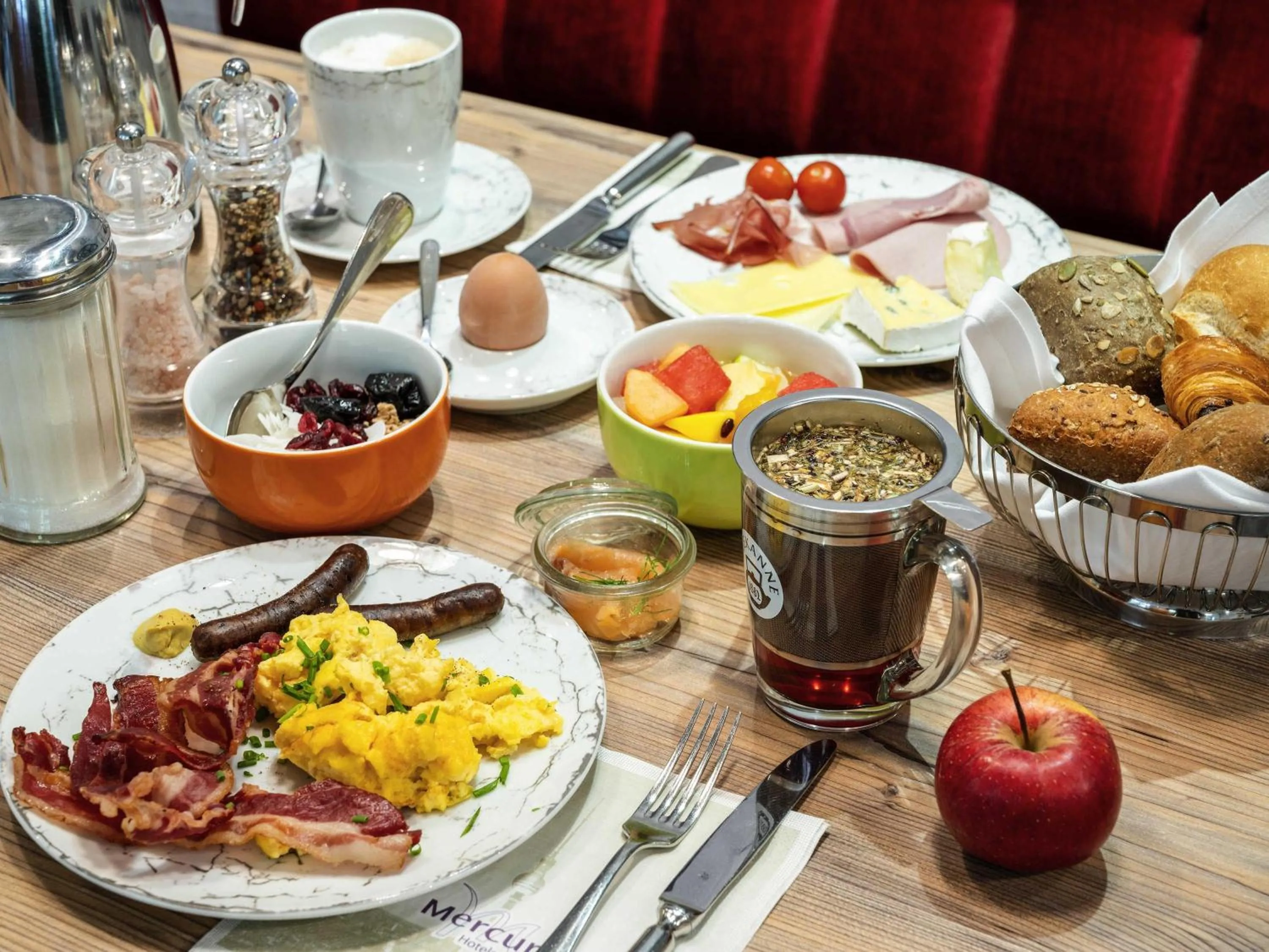 Breakfast in Mercure Hotel & Residenz Berlin Checkpoint Charlie