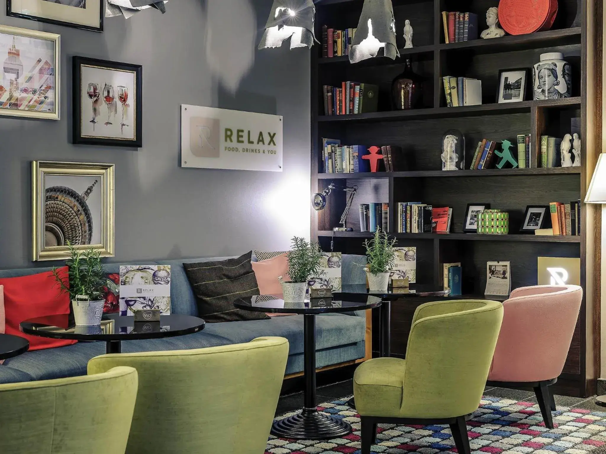 Lounge or bar in Mercure Hotel & Residenz Berlin Checkpoint Charlie Lounge or bar in Mercure Hotel & Residenz Berlin Checkpoint Charlie