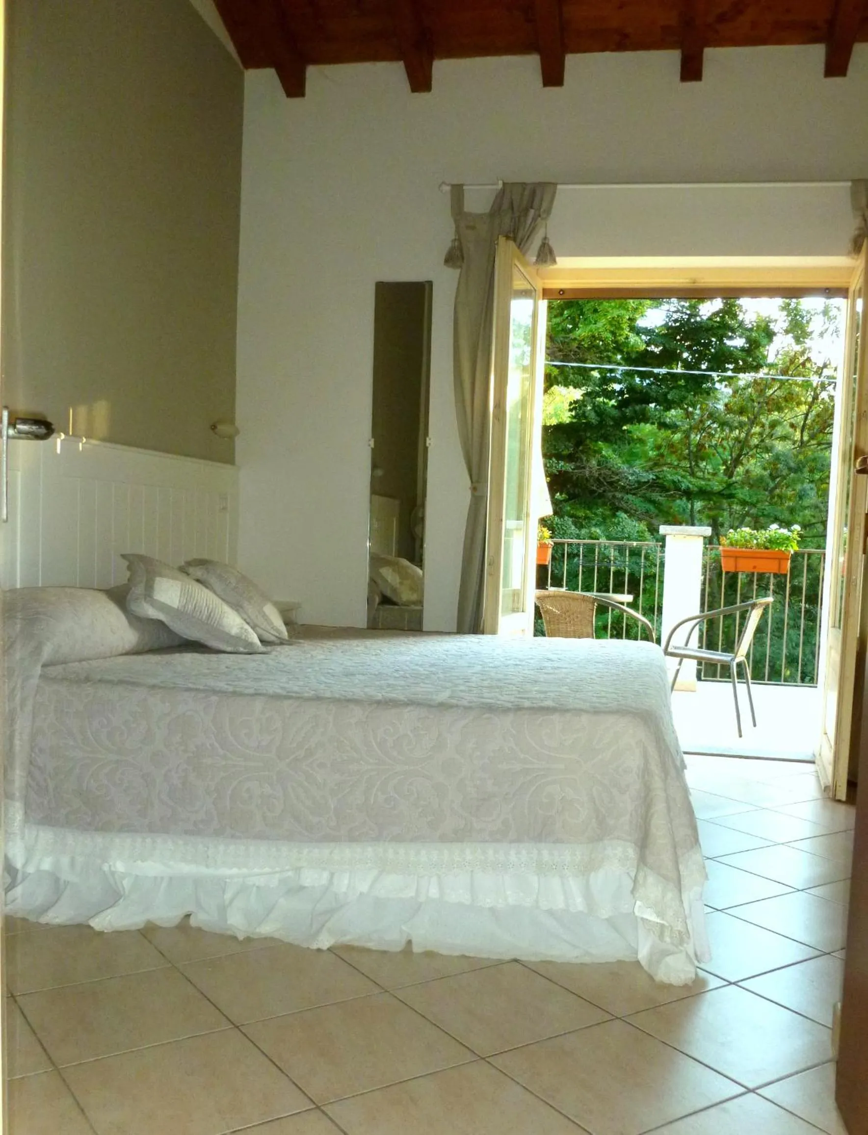 Day, Bed in La Locanda Al Lago