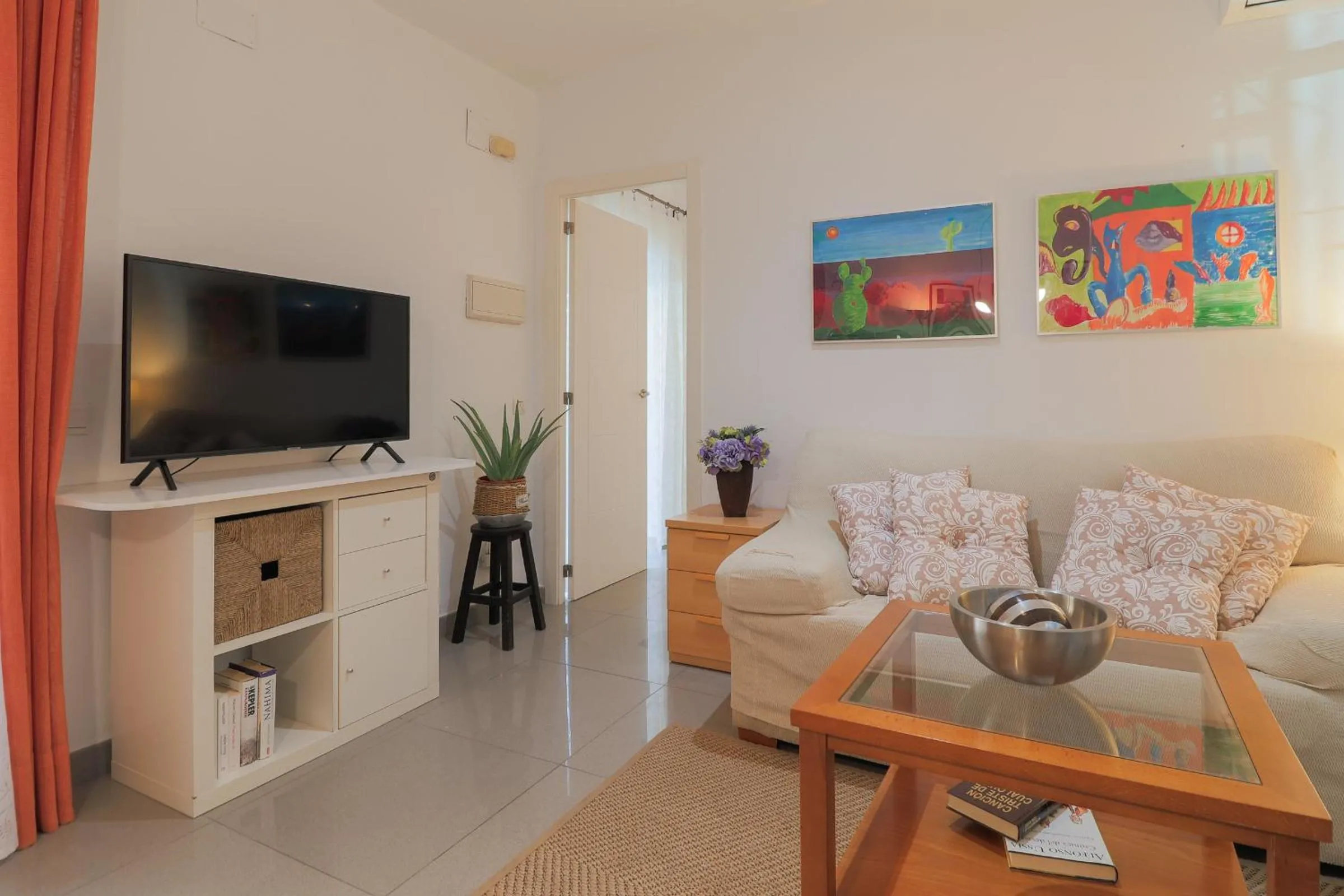 TV and multimedia in C52 - Seaside 2 Bedrooms By the Center