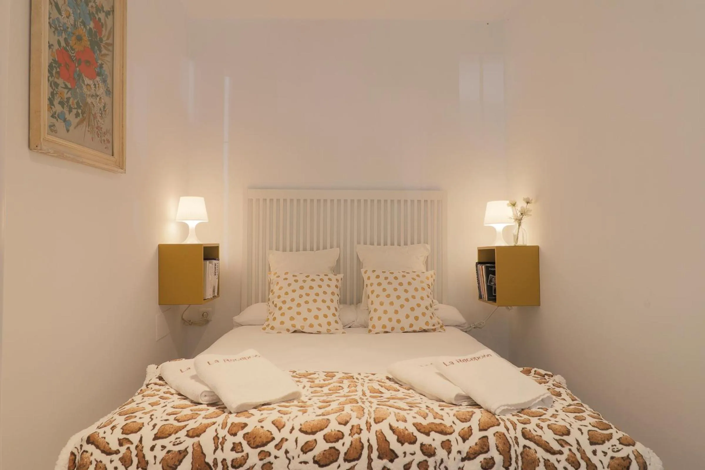 Bed in C52 - Seaside 2 Bedrooms By the Center