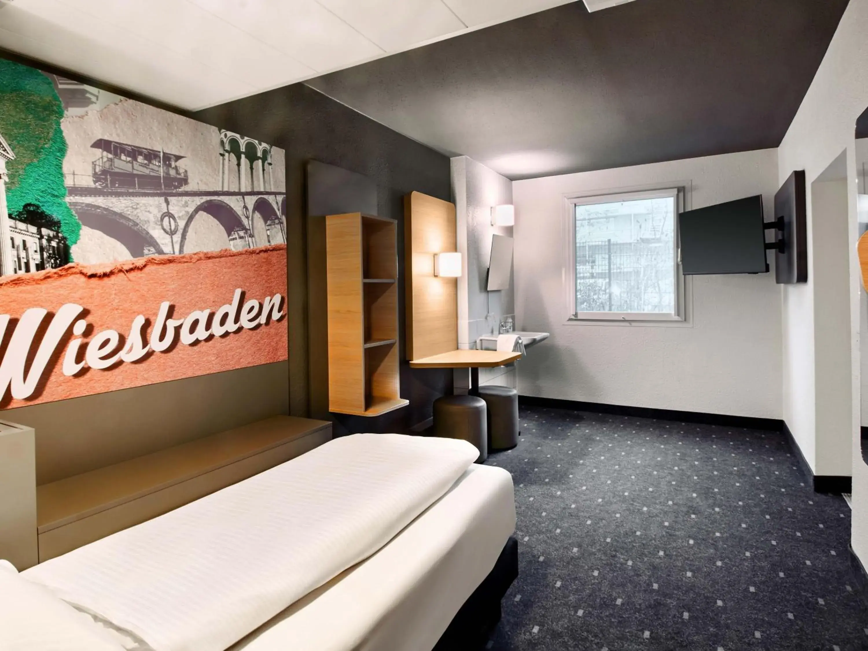 Photo of the whole room, Bed in B&B HOTEL Wiesbaden-Ost Photo of the whole room, Bed in B&B HOTEL Wiesbaden-Ost