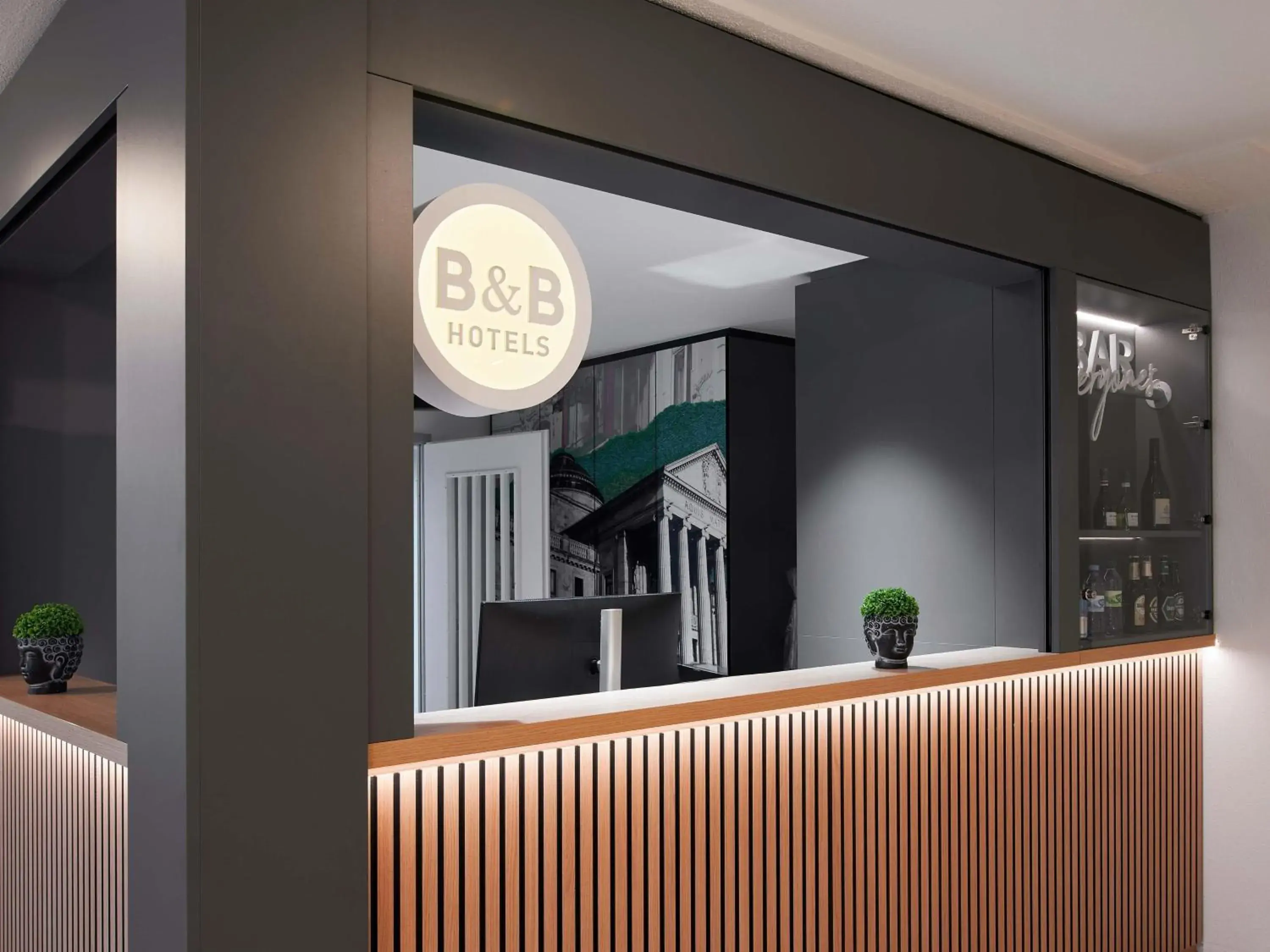 Lobby or reception in B&B HOTEL Wiesbaden-Ost Lobby or reception in B&B HOTEL Wiesbaden-Ost