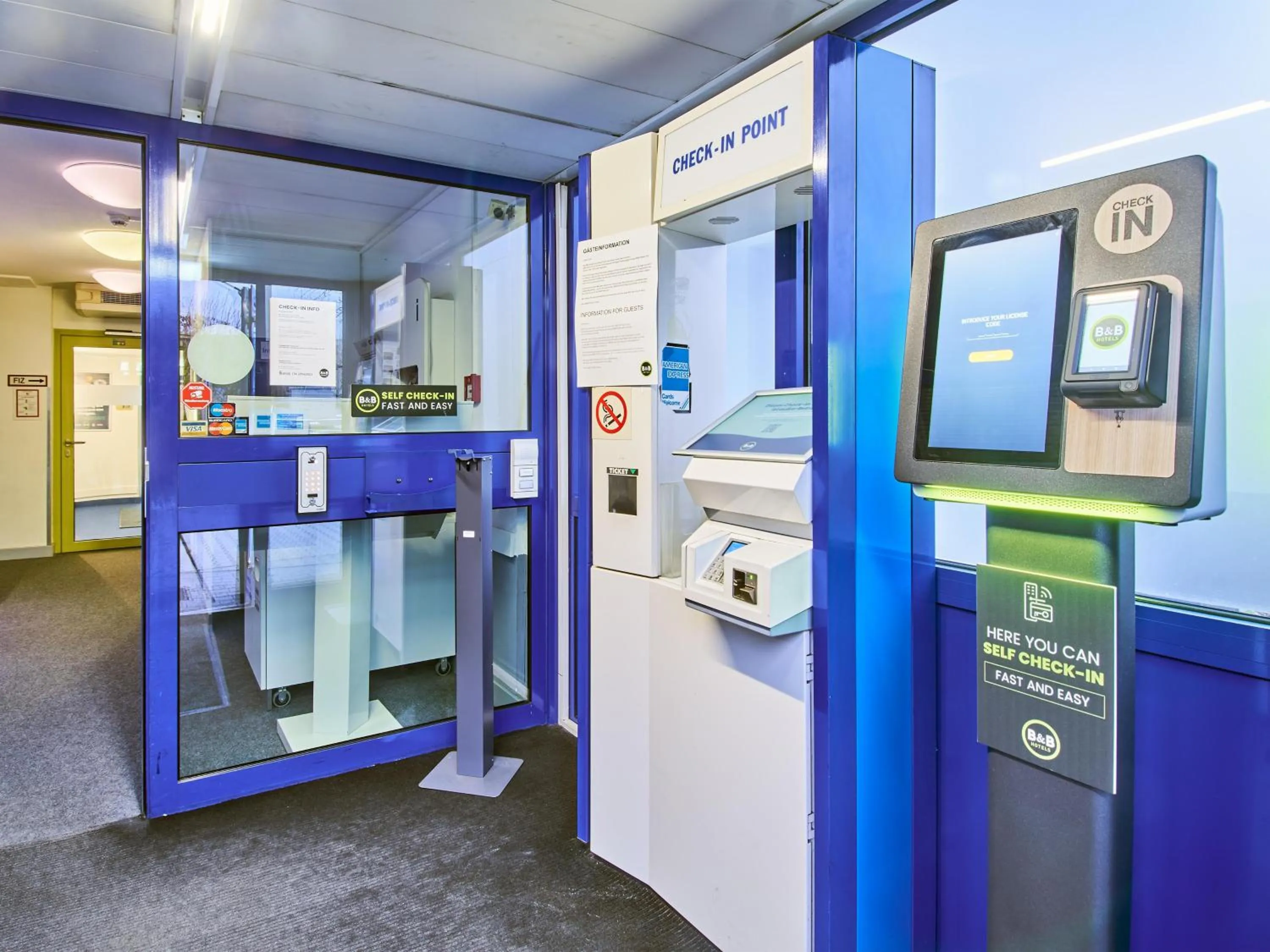 Lobby or reception in ibis budget Wiesbaden Nordenstadt