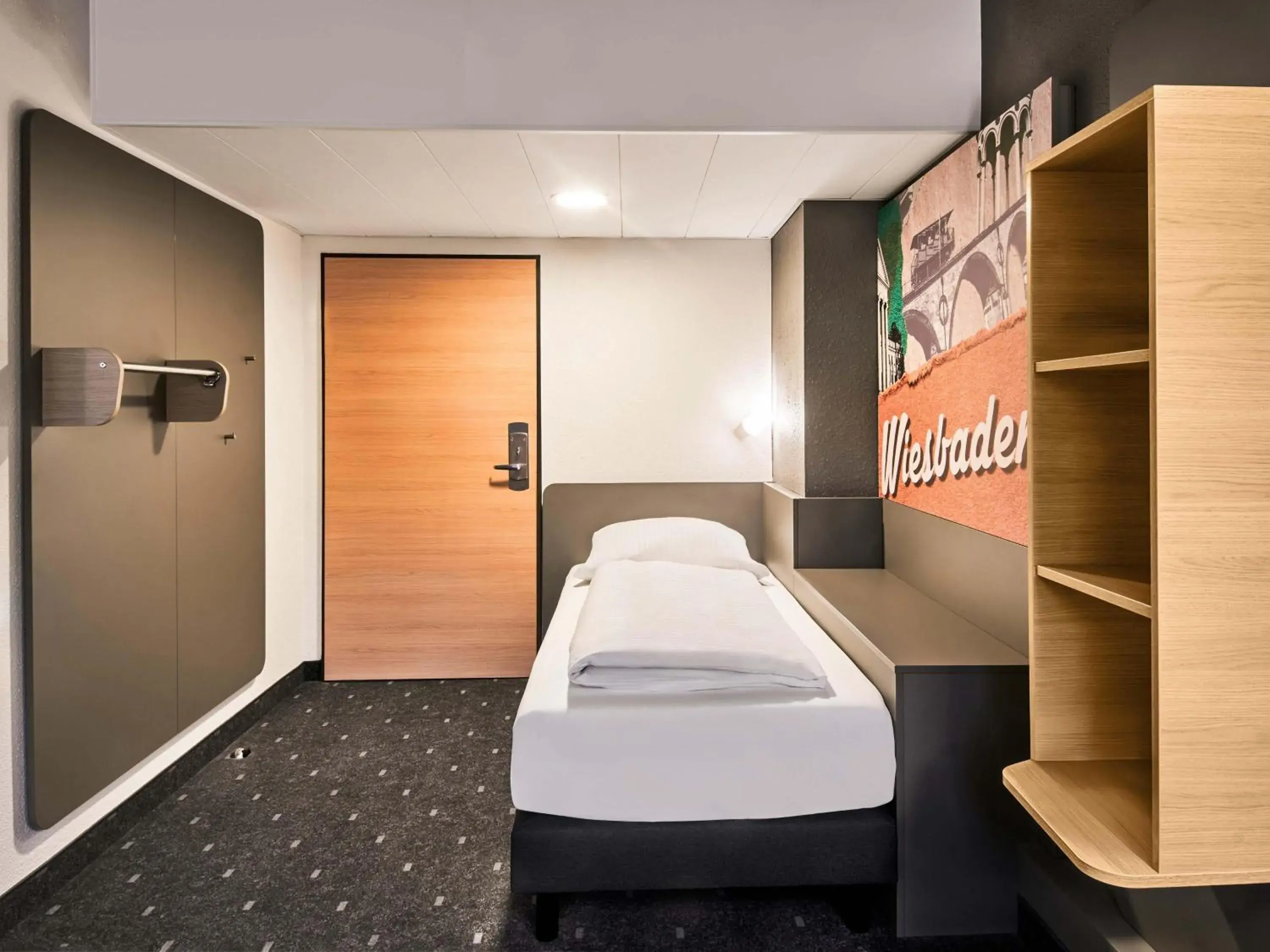 Photo of the whole room, Bed in B&B HOTEL Wiesbaden-Ost Photo of the whole room, Bed in B&B HOTEL Wiesbaden-Ost