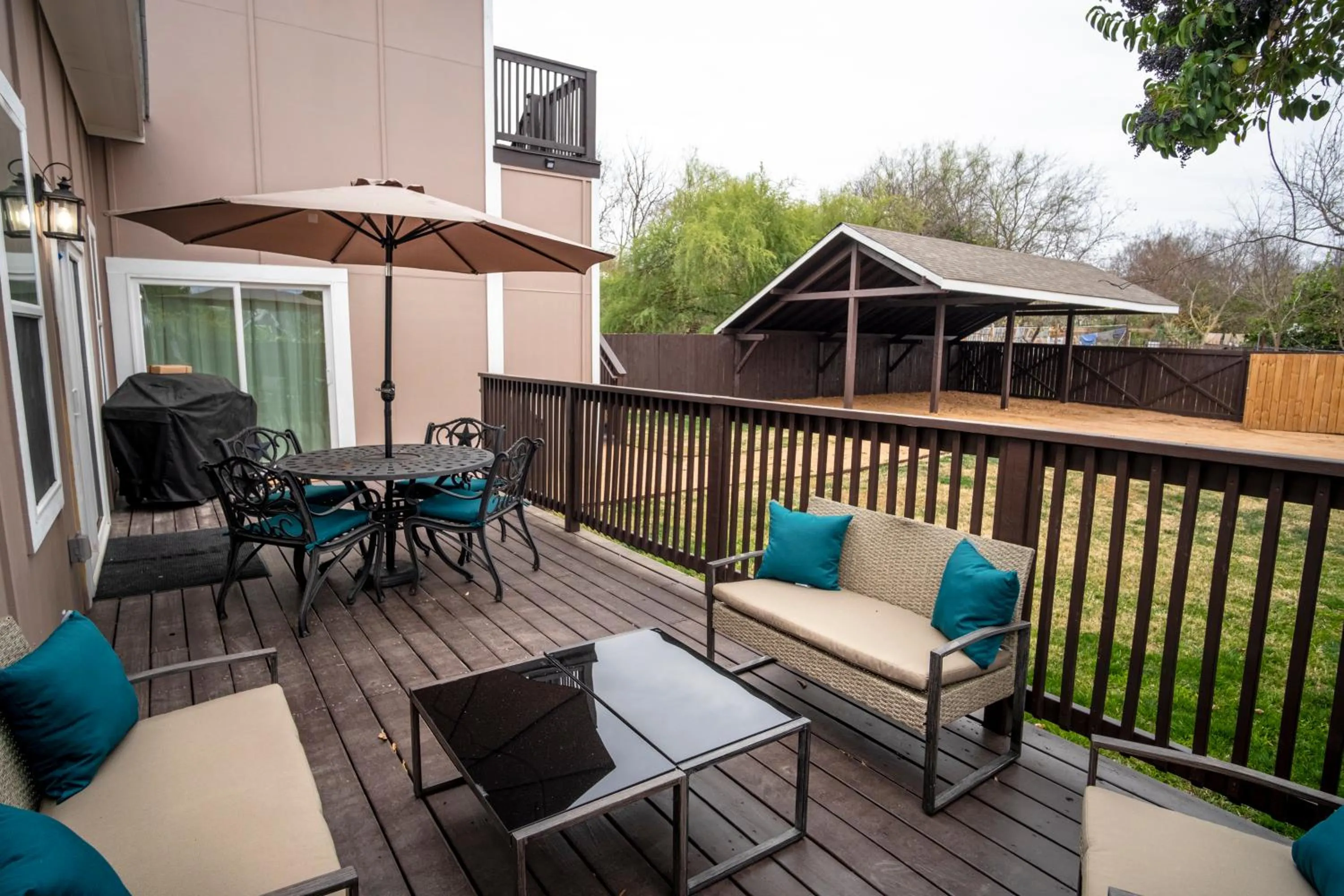 Balcony/Terrace in BRAND NEW Large Impressive House Near Downtown!