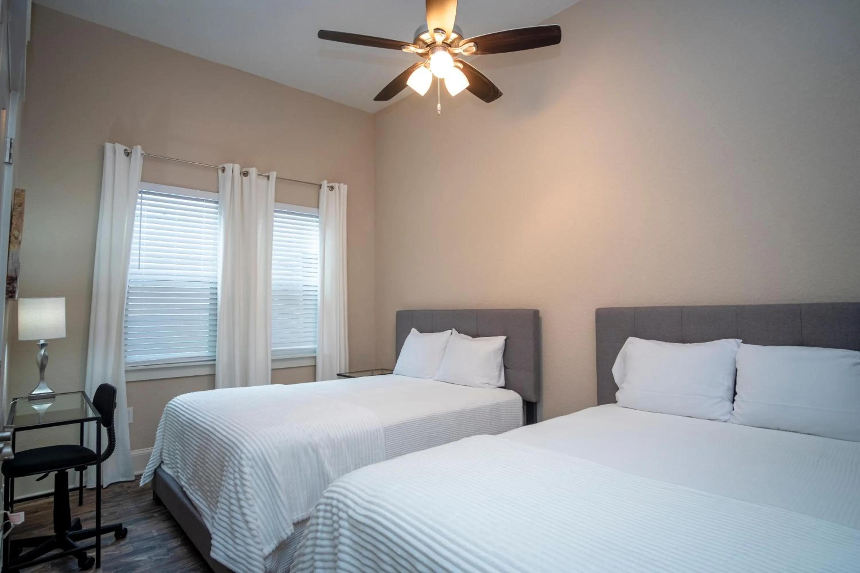 Bed in BRAND NEW Large Impressive House Near Downtown!