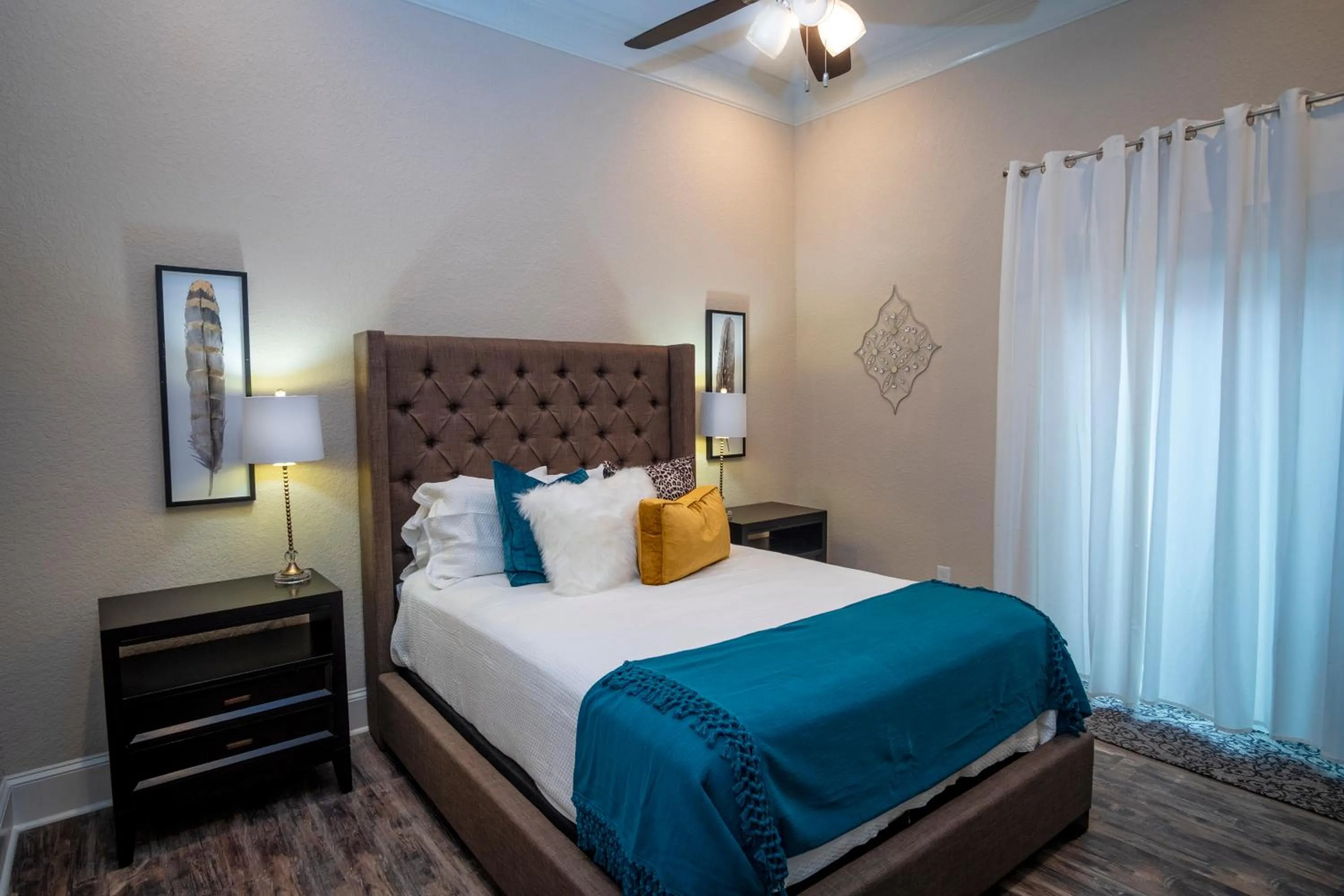 Bed in BRAND NEW Large Impressive House Near Downtown!