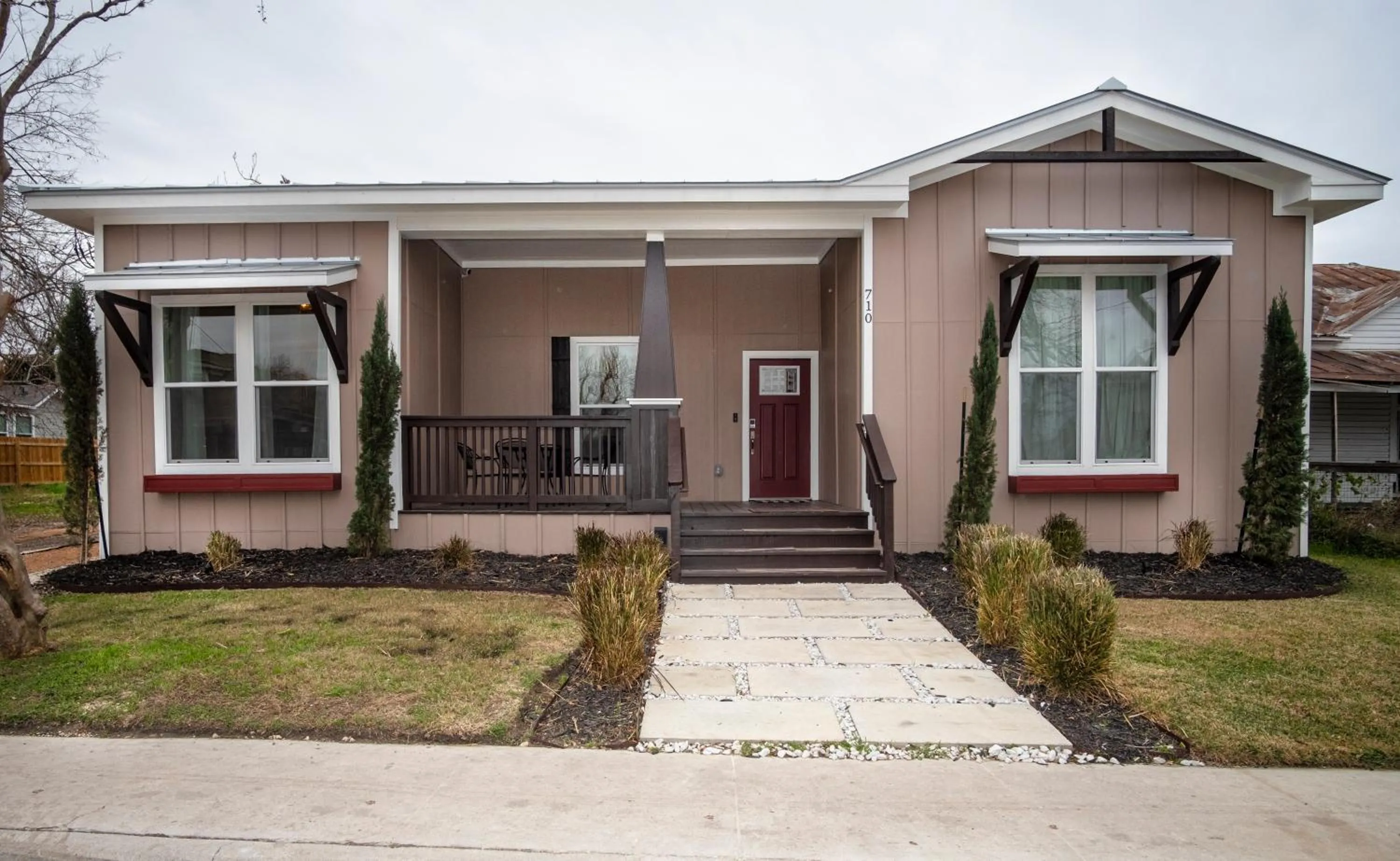 Property building in BRAND NEW Large Impressive House Near Downtown!