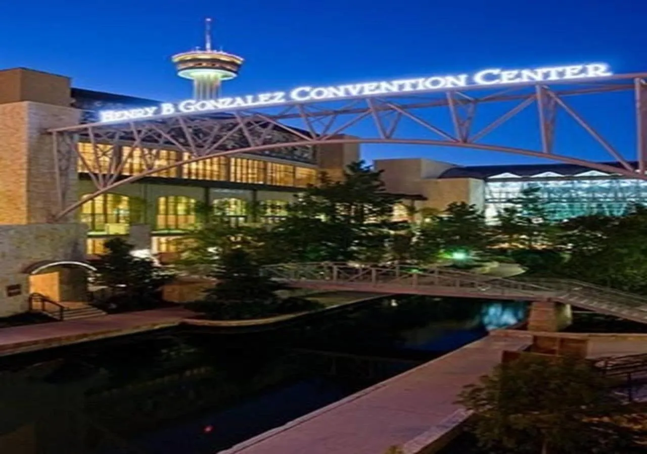 BRAND NEW Large Impressive House Near Downtown!