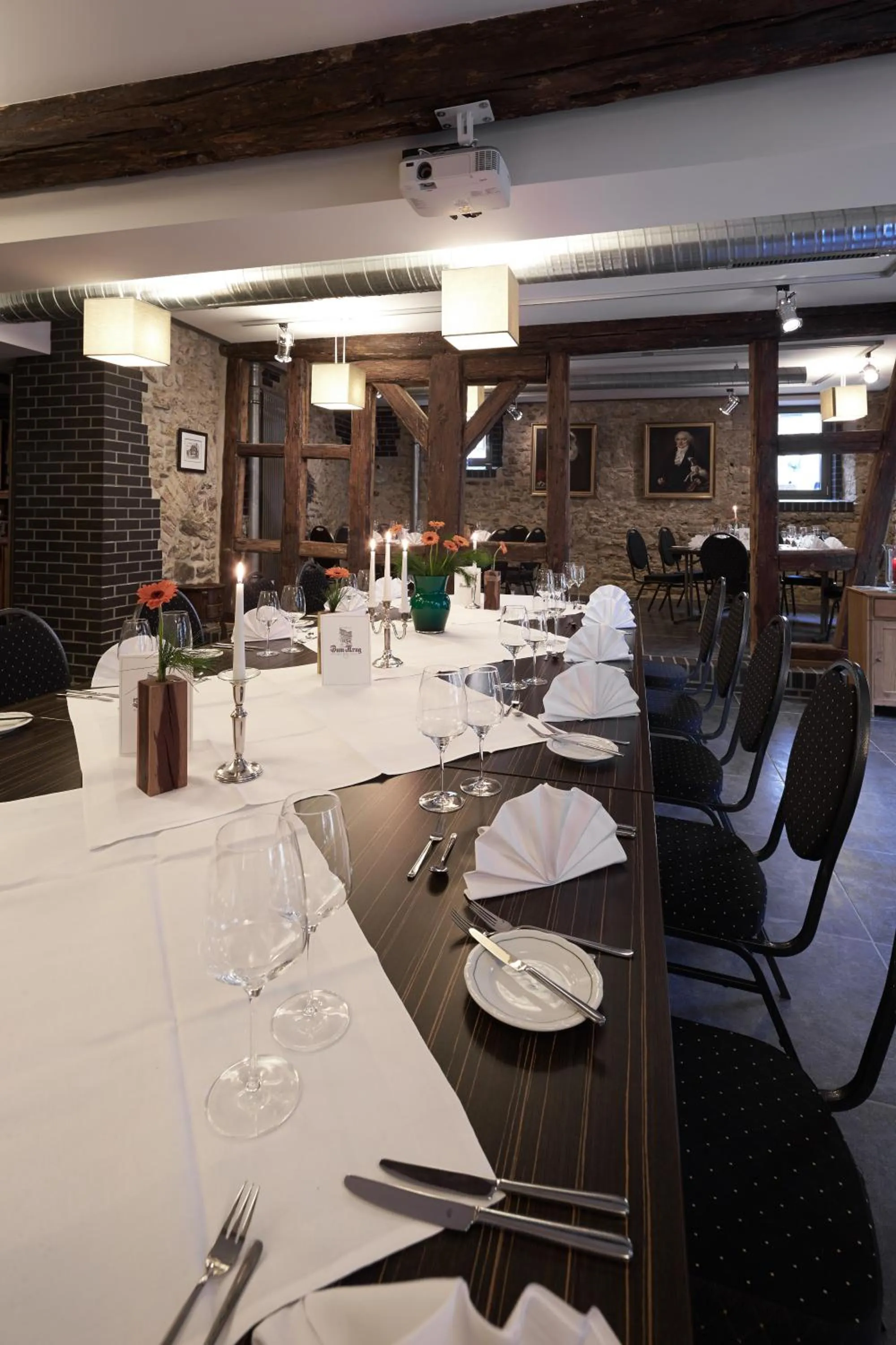 Restaurant/places to eat in Hotel und Weinhaus Zum Krug