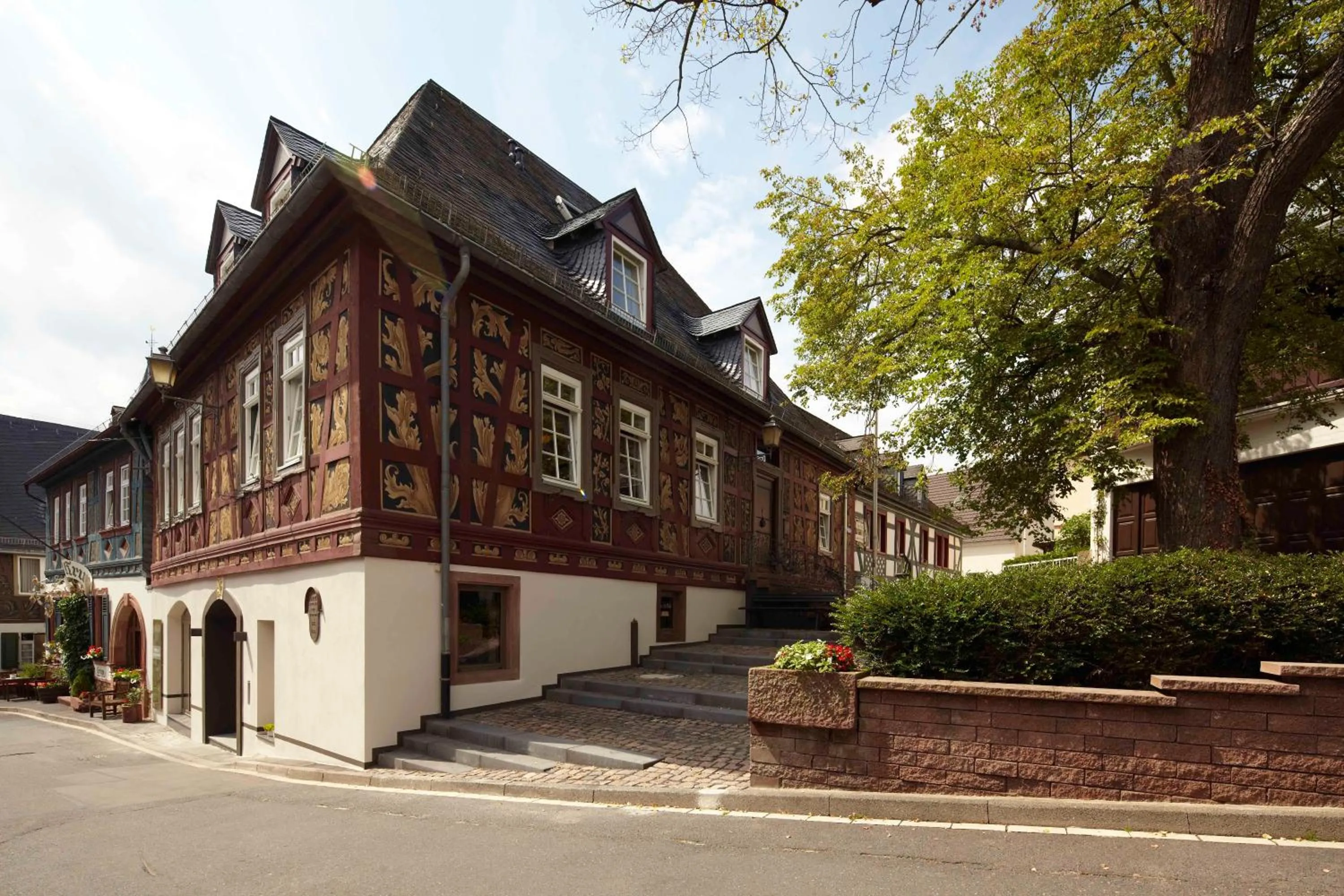 Facade/entrance in Hotel und Weinhaus Zum Krug