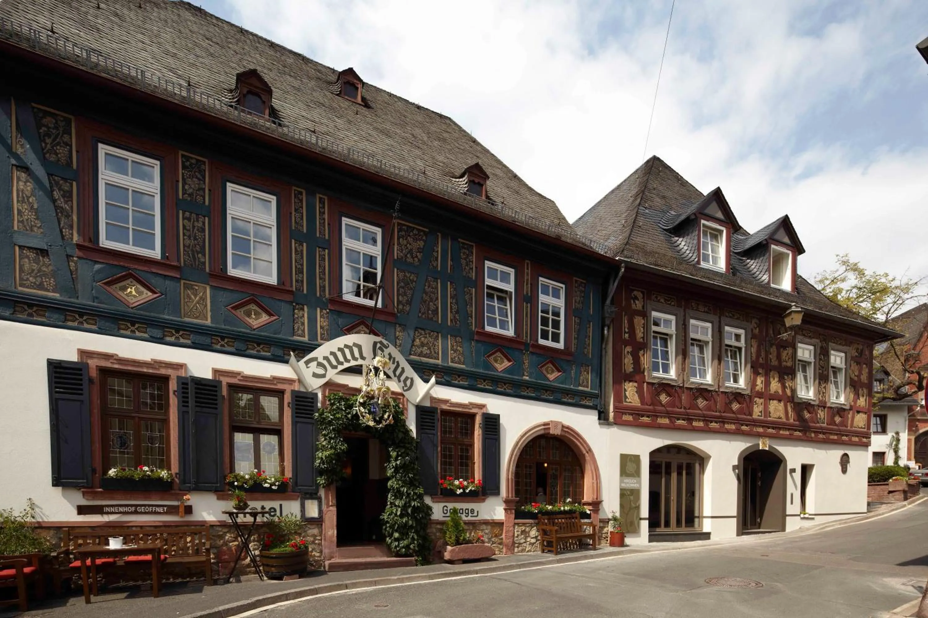 Property building in Hotel und Weinhaus Zum Krug