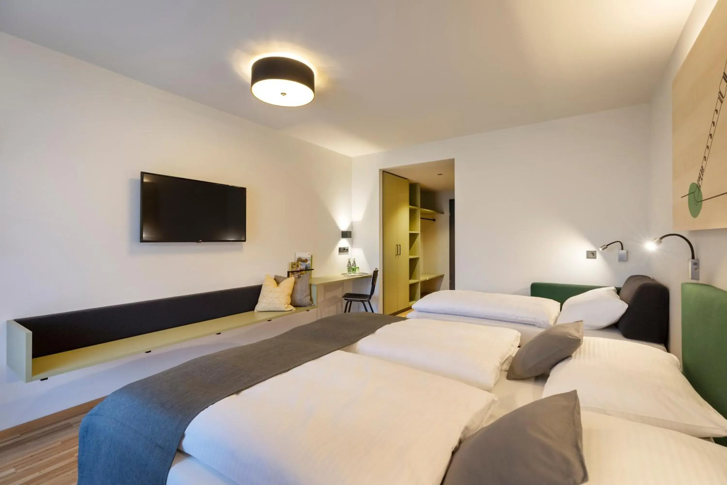 Triple Room - single occupancy in JUFA Hotel Laterns - Klangholzhus Triple Room - single occupancy in JUFA Hotel Laterns - Klangholzhus