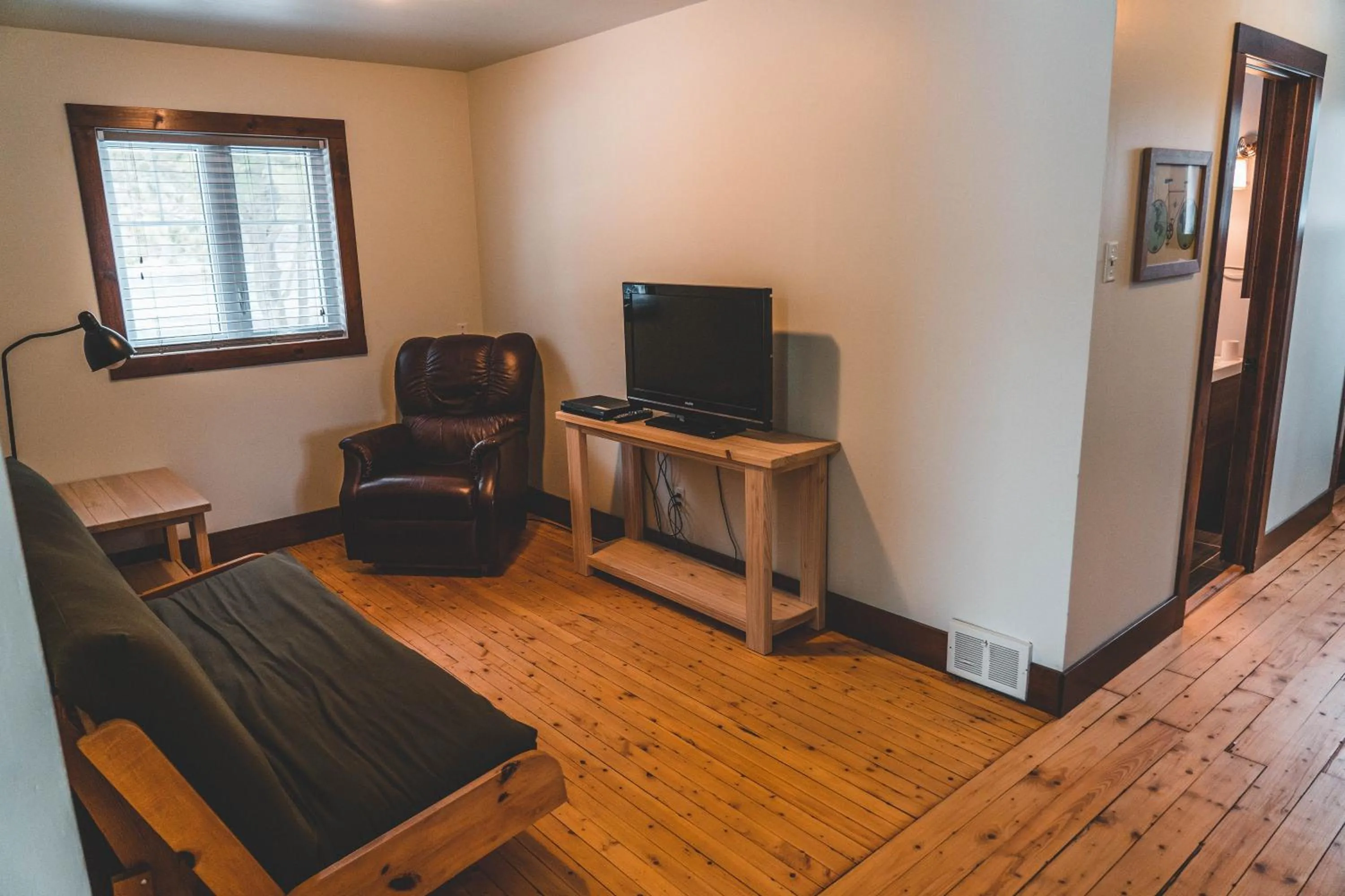 Communal lounge/ TV room in Le 2800 du Parc