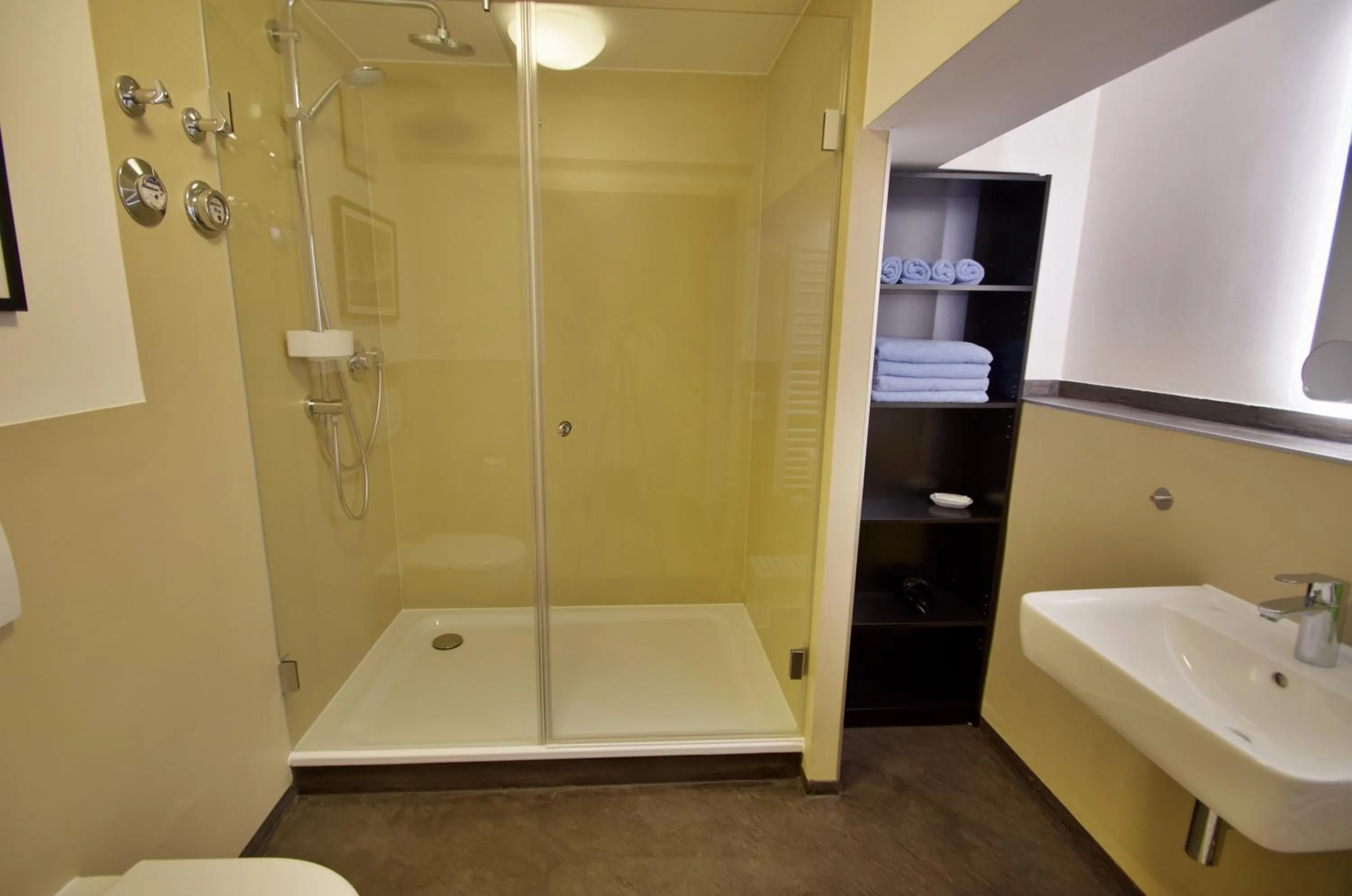 Toilet in Hotel Ferienhaus Fux