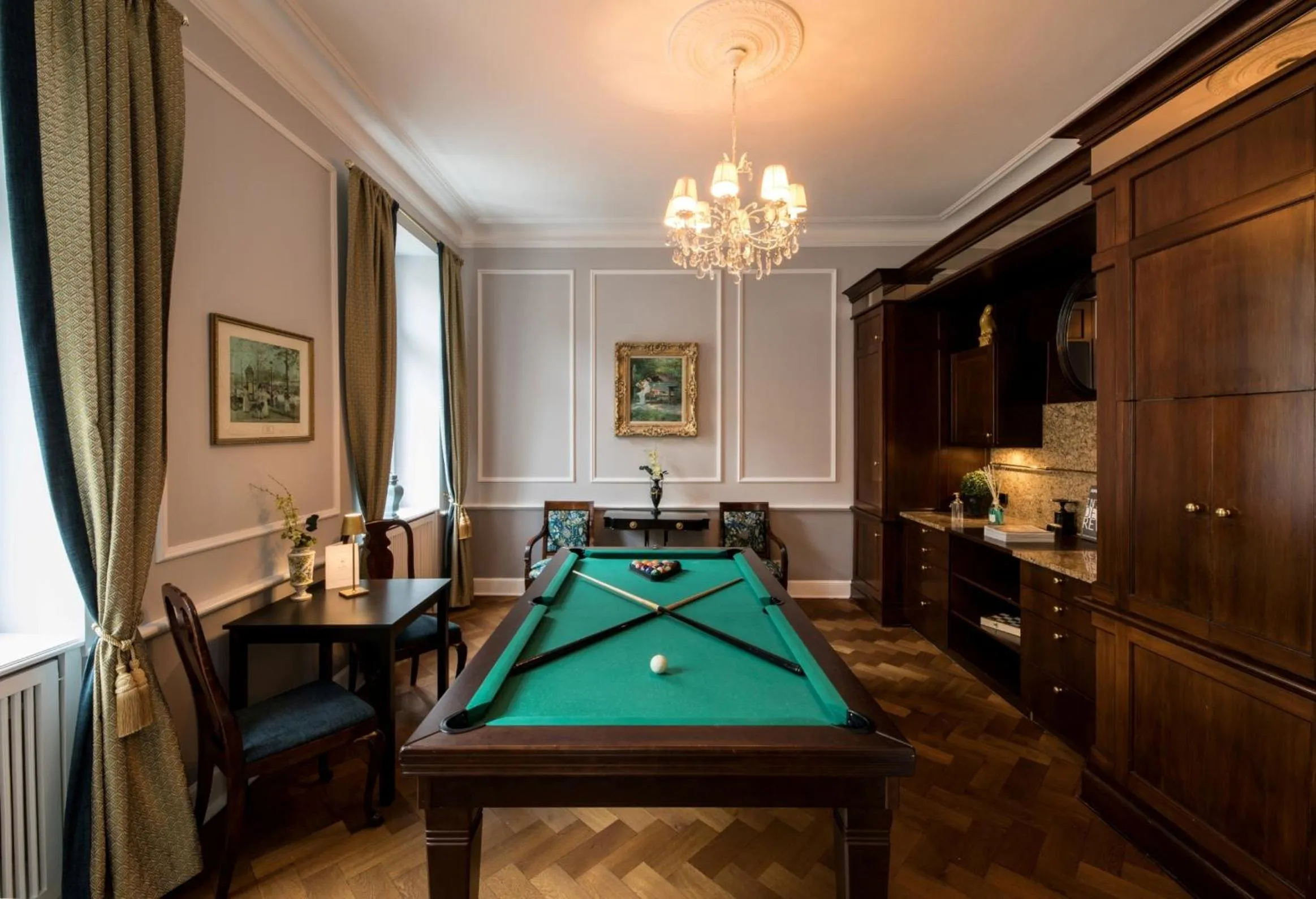 Billiard in Hotel Der Kleine Prinz