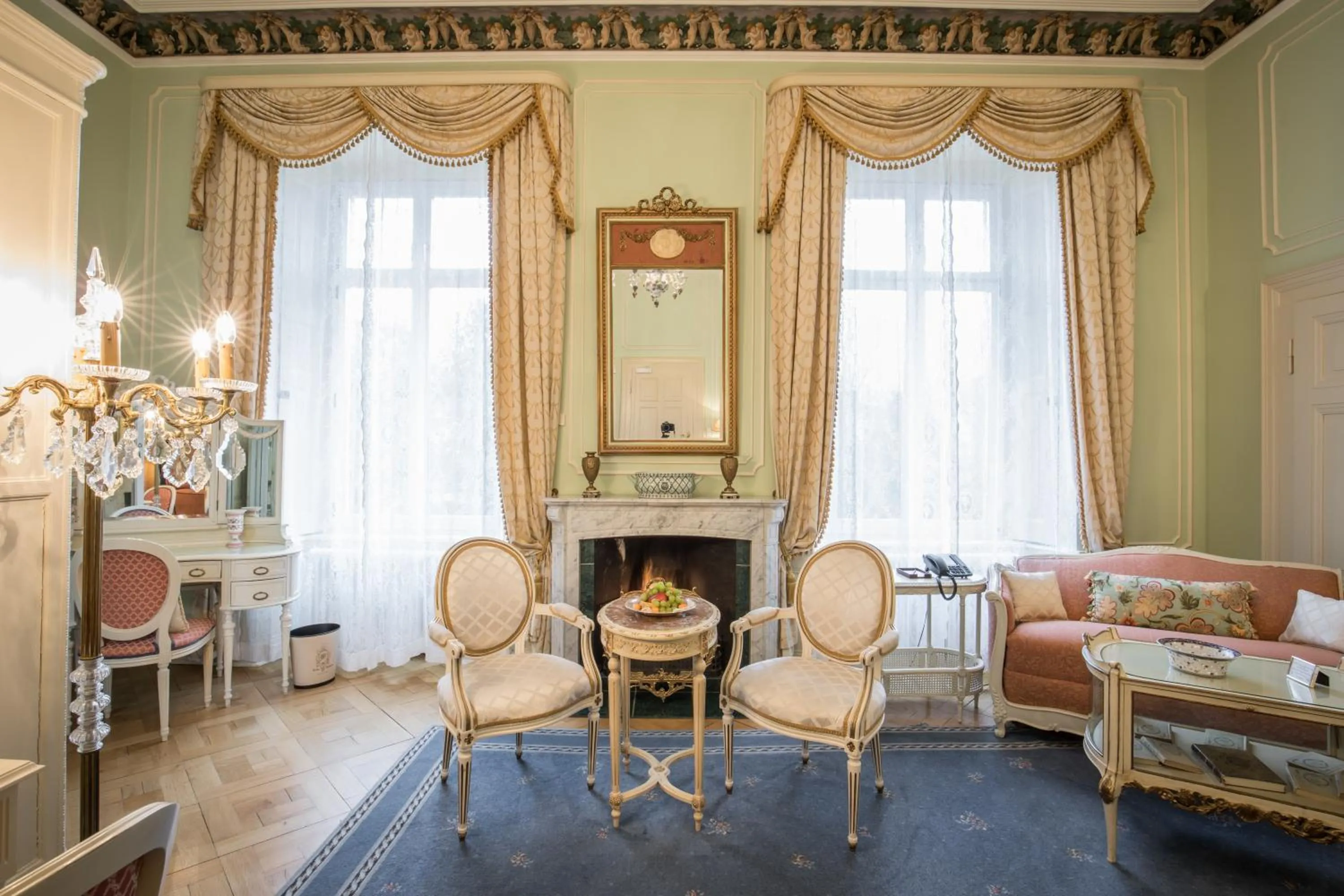 Photo of the whole room in Hotel Belle Epoque
