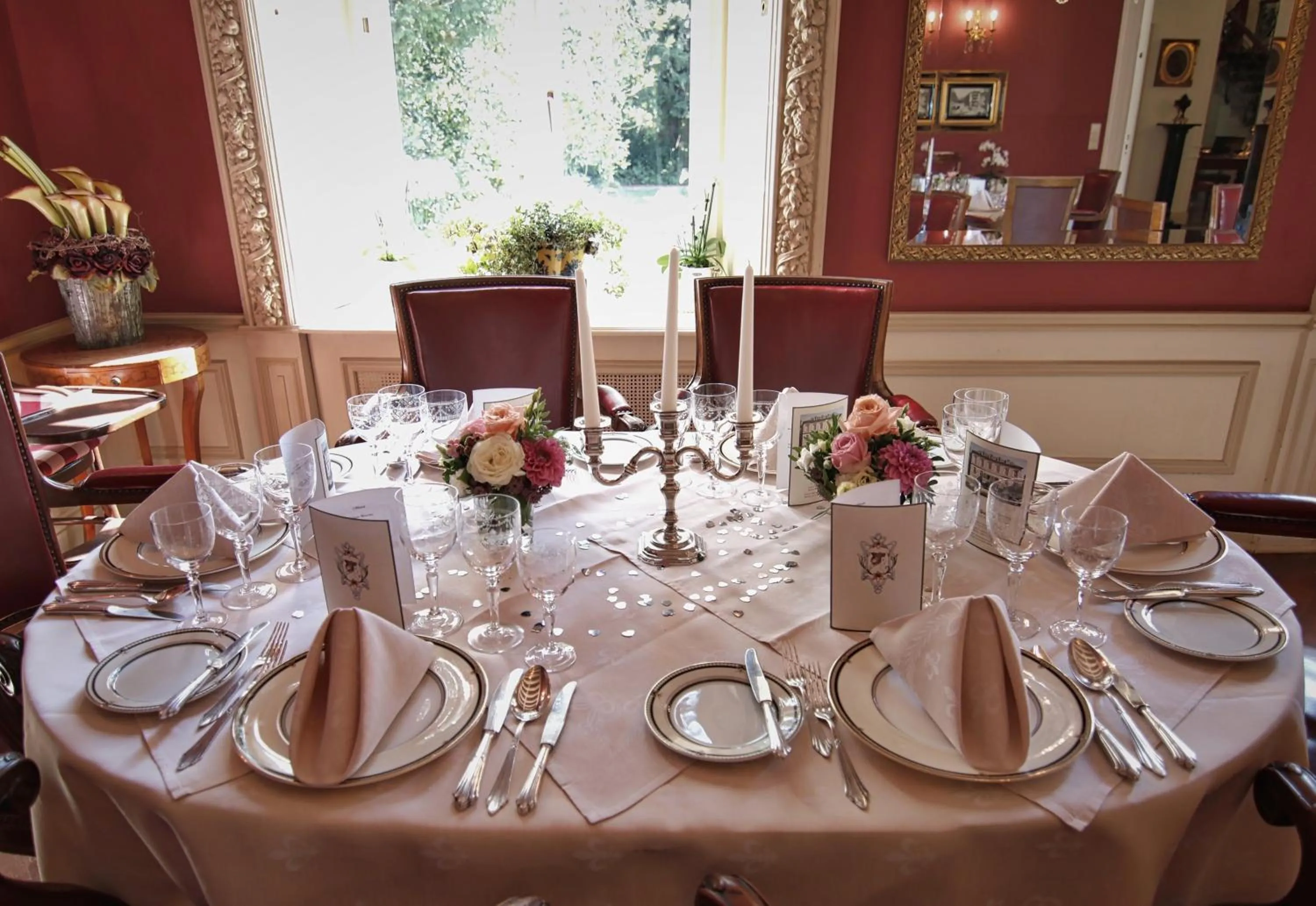 Restaurant/places to eat in Hotel Belle Epoque