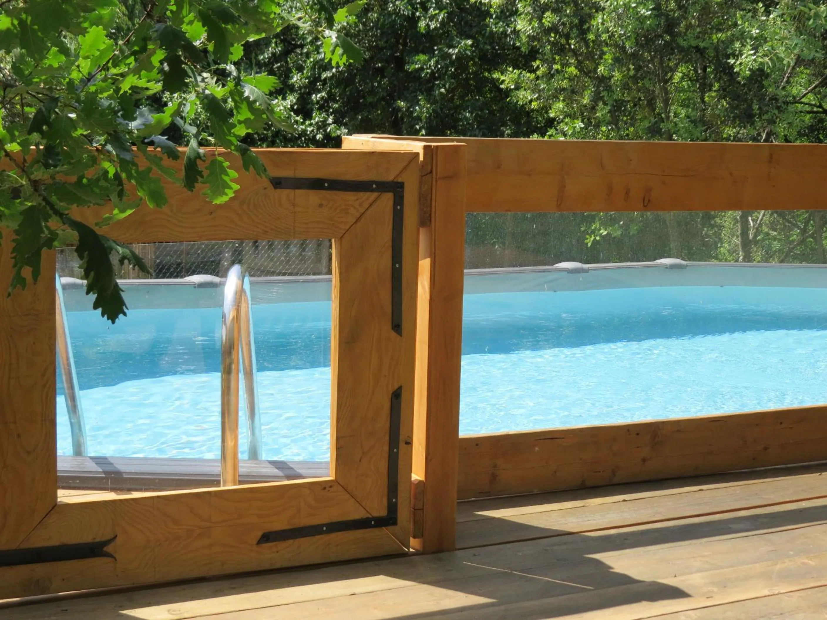 Swimming pool in Chez Cécile et Mickaël