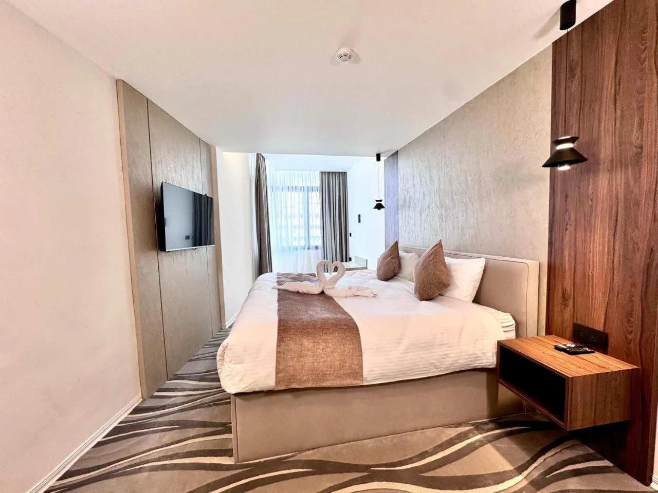 Bedroom, Bed in New MerryLand Hotel