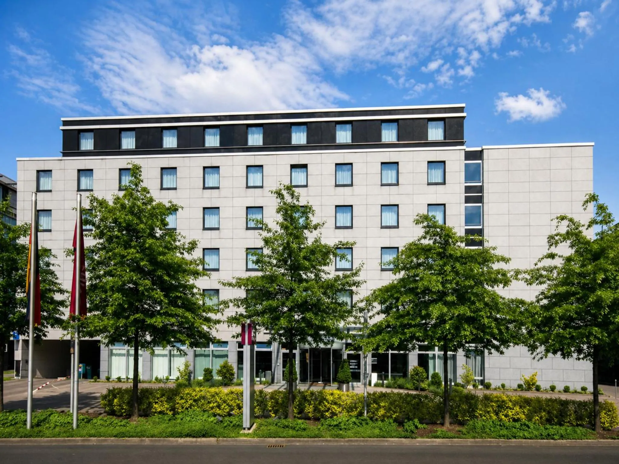 Property building in Sunday Hotel Düsseldorf City Nord